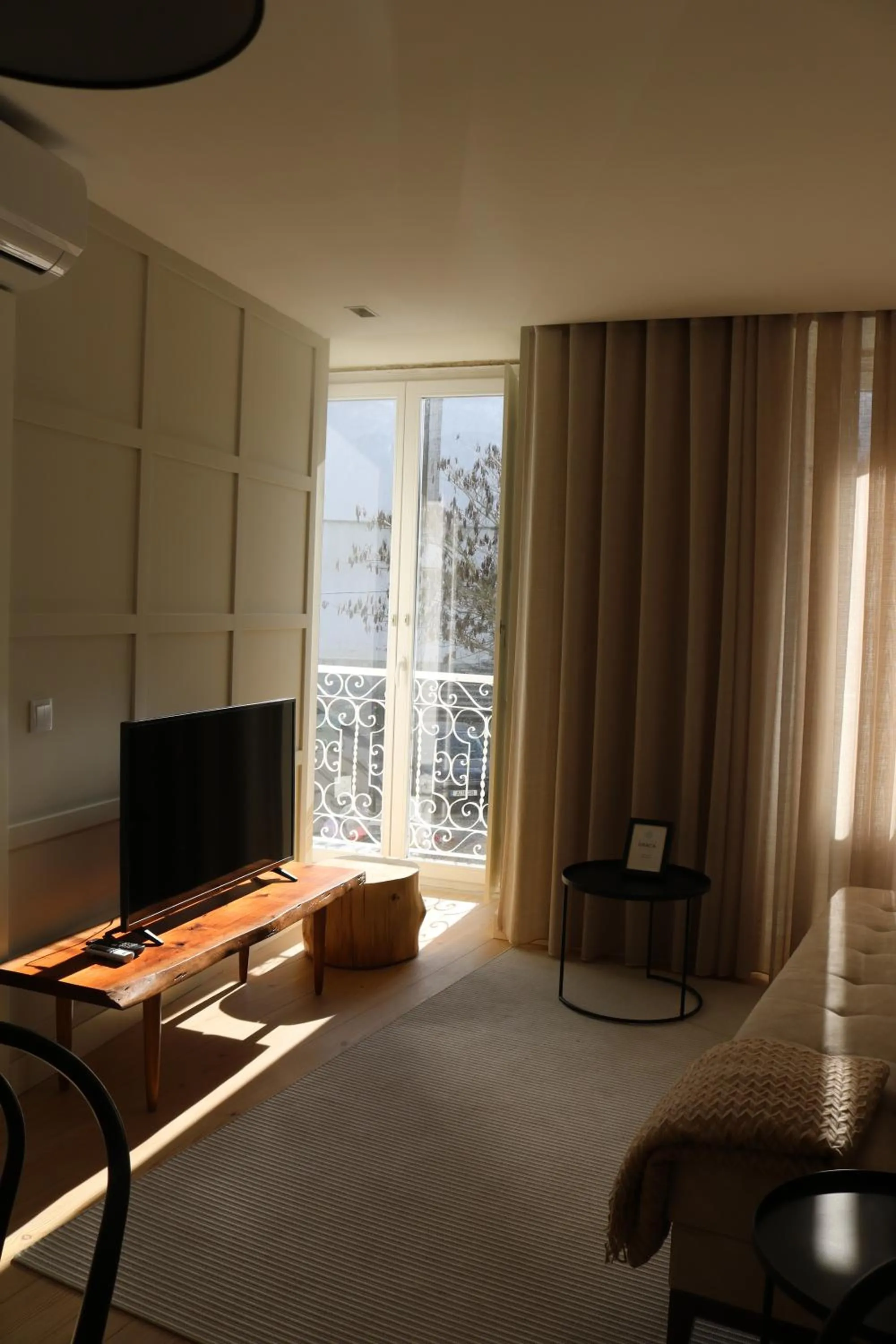 TV and multimedia, Bed in Villa Graça -Hostels and Apartments