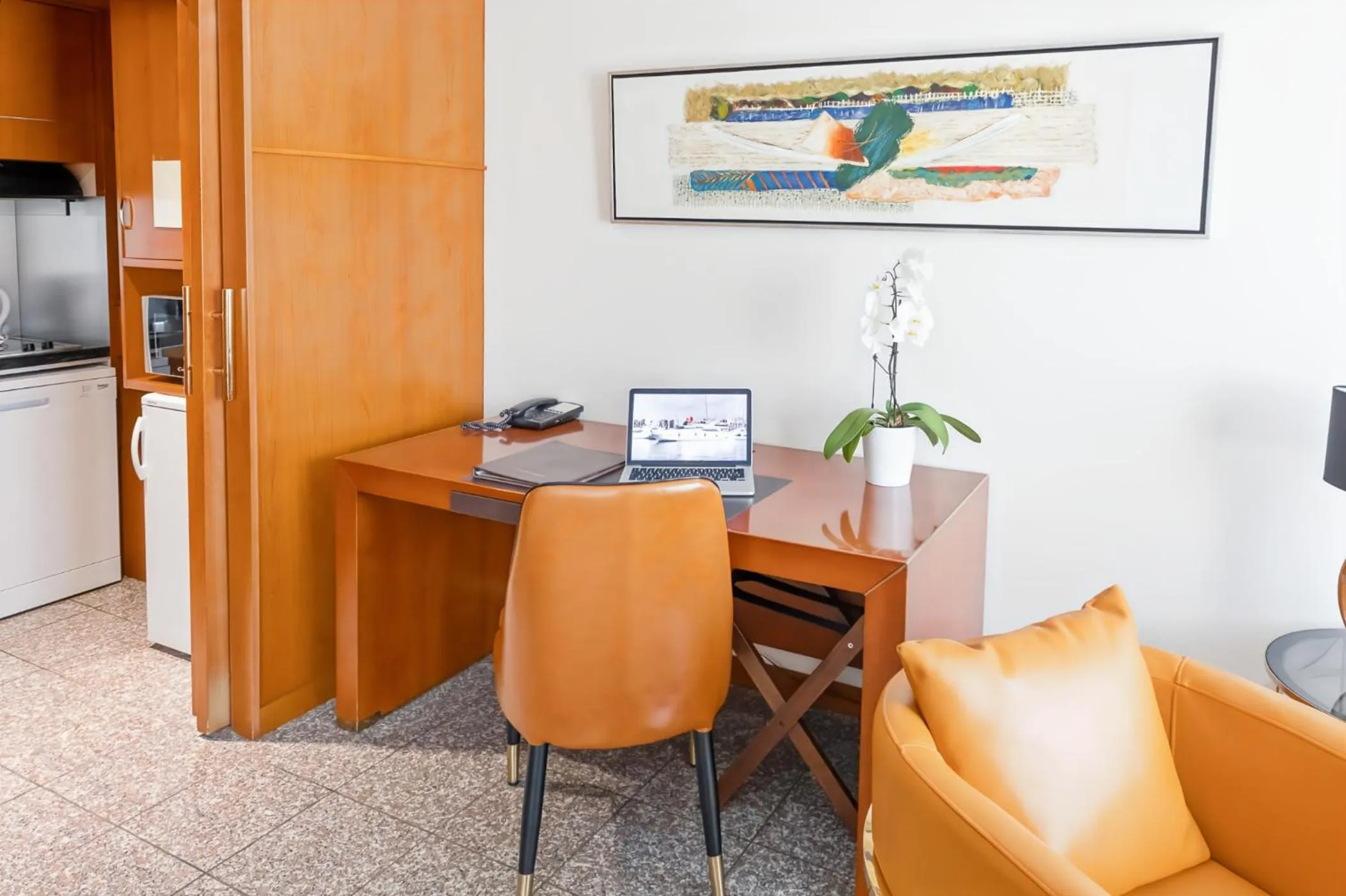 Living room in Goldstar Apartments & Suites