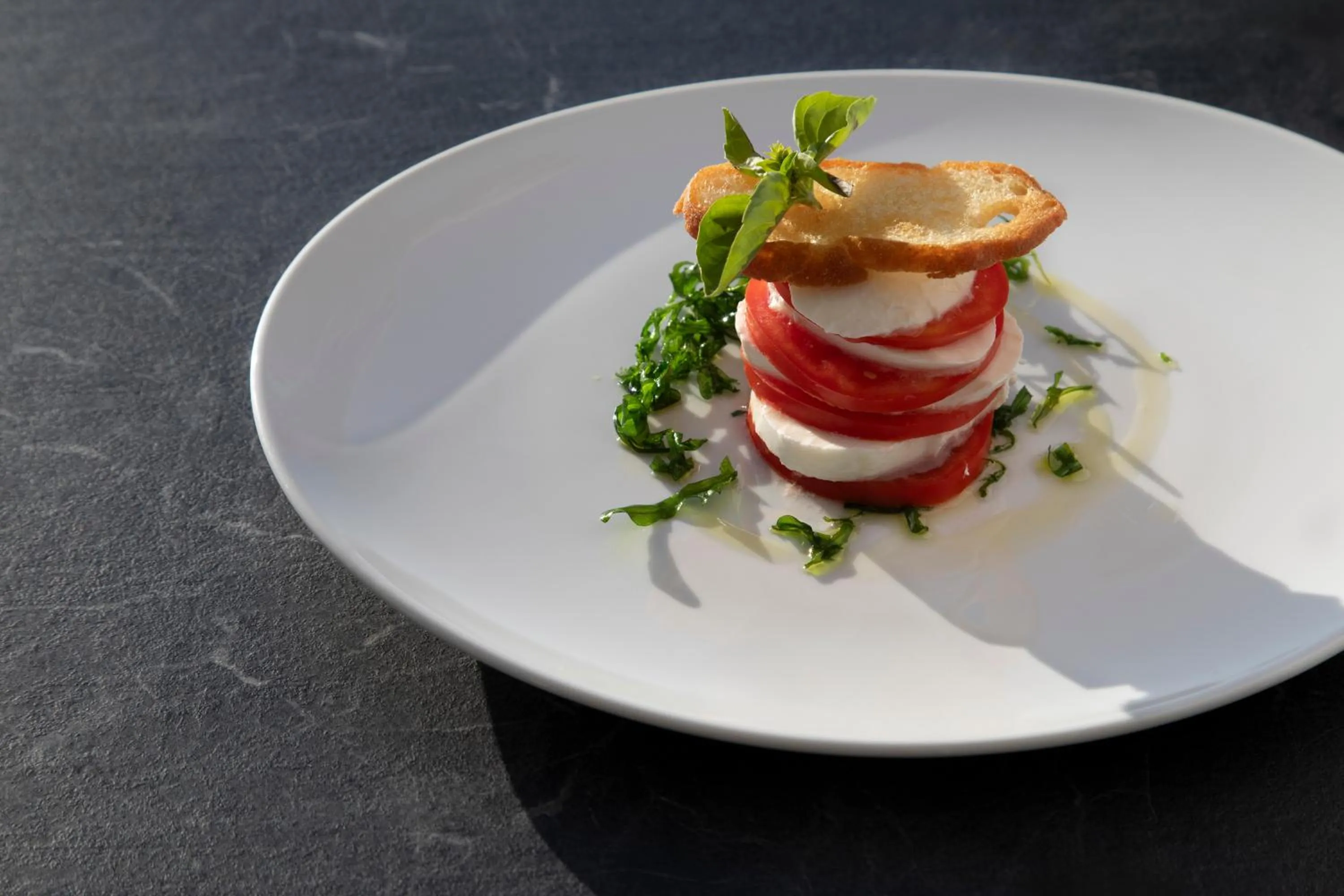 Restaurant/places to eat in Midenza Seaside & Nature Retreat