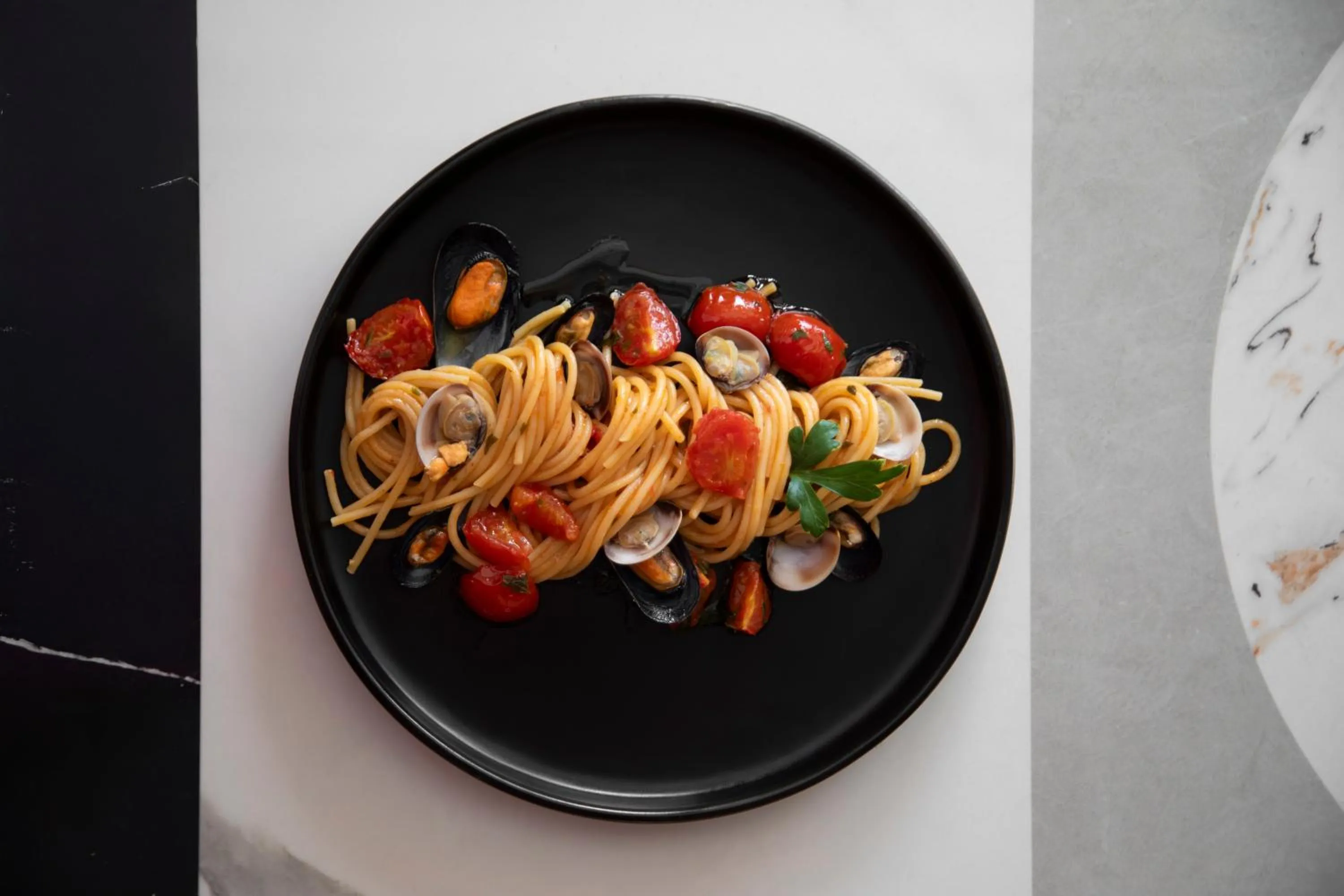 Restaurant/places to eat in Midenza Seaside & Nature Retreat