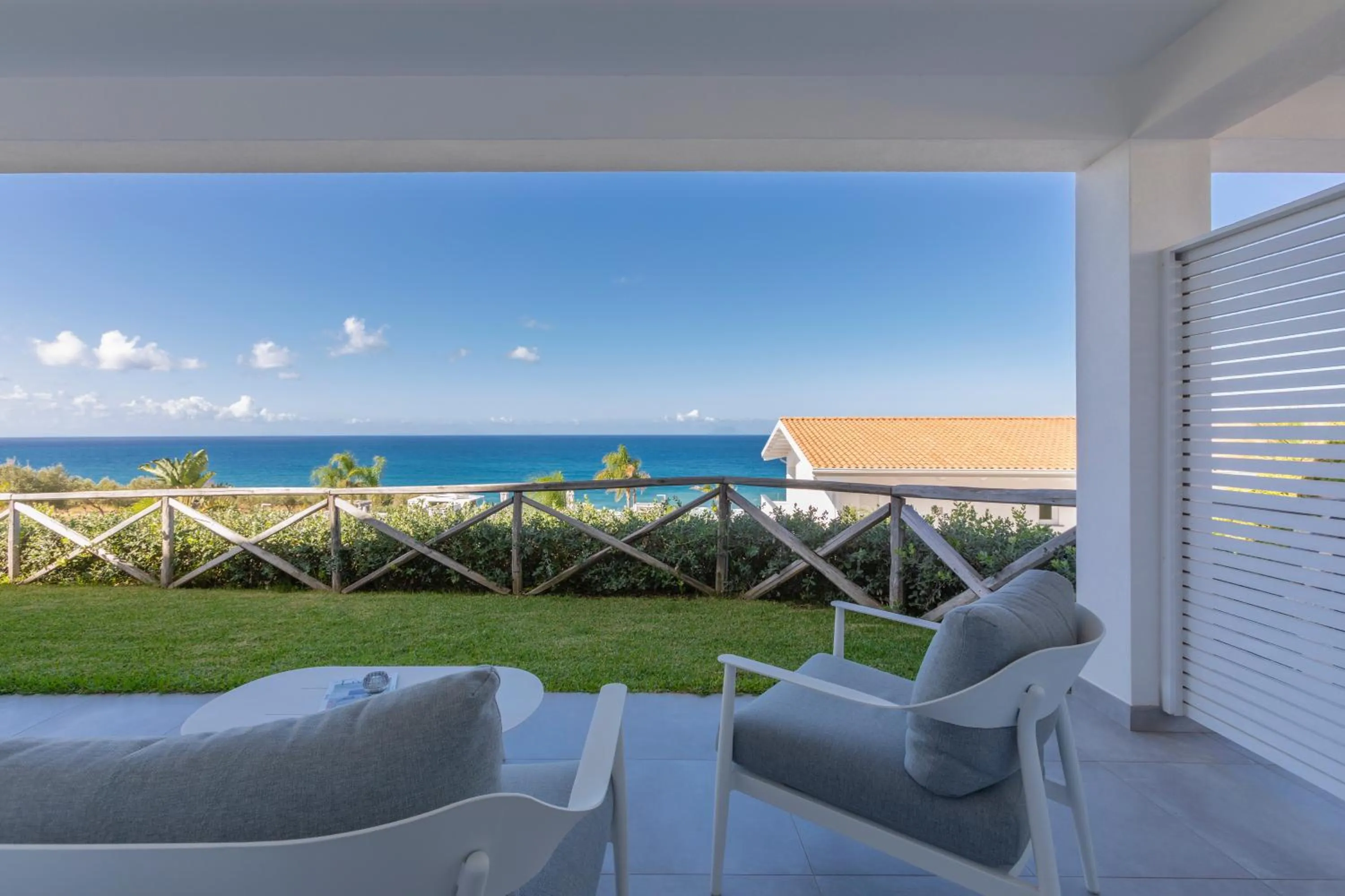 Patio in Midenza Seaside & Nature Retreat