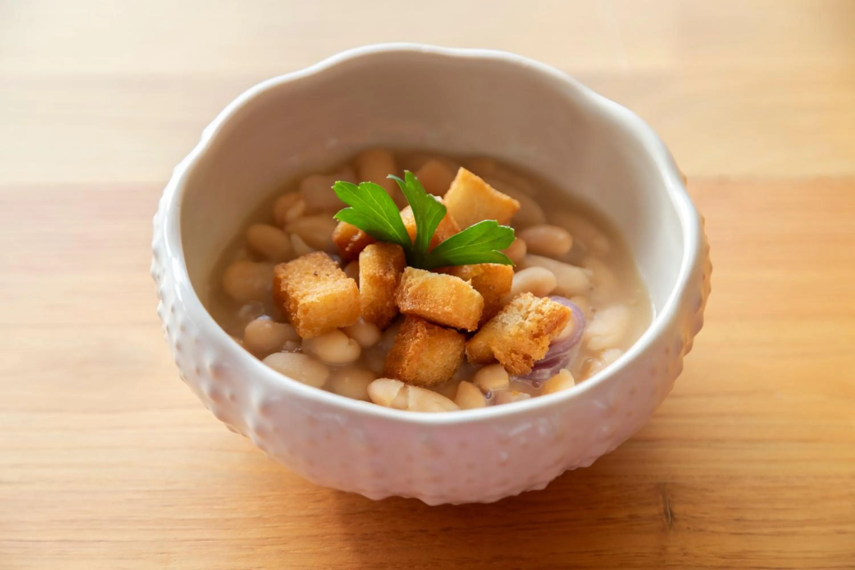 Restaurant/places to eat in Midenza Seaside & Nature Retreat