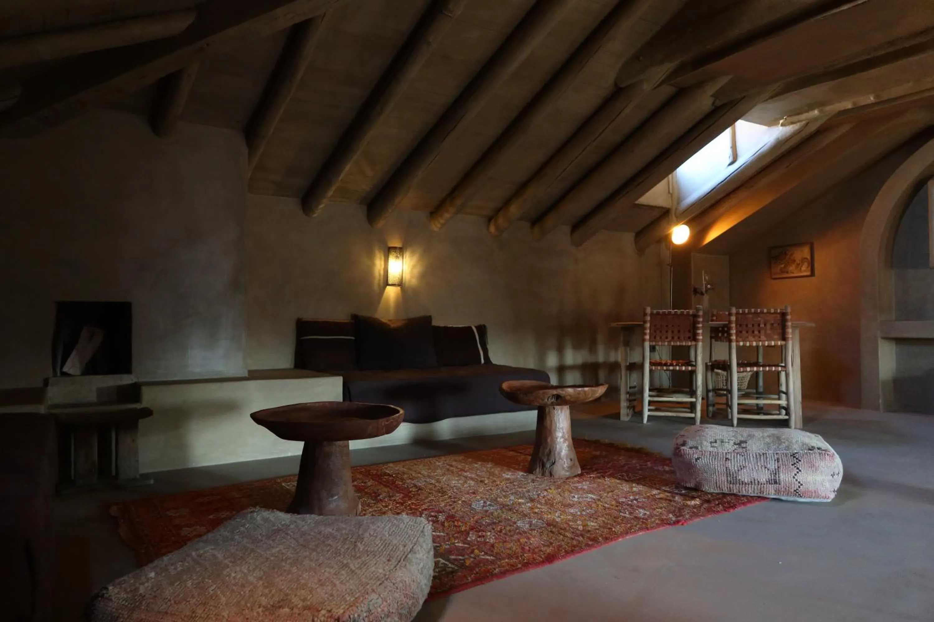 Restaurant/places to eat in Life Gallery Hotel & Spa