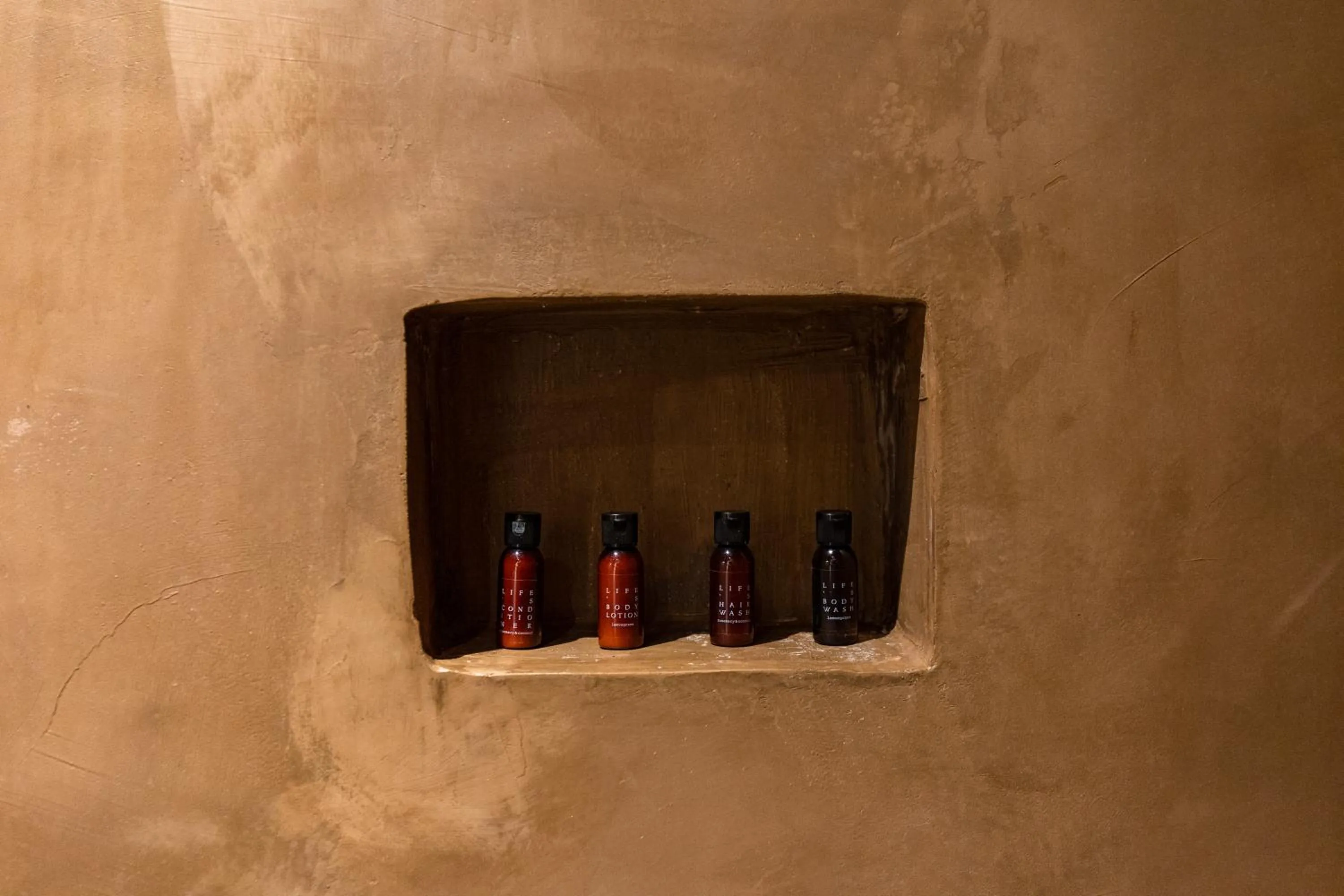 Shower in Life Gallery Hotel & Spa