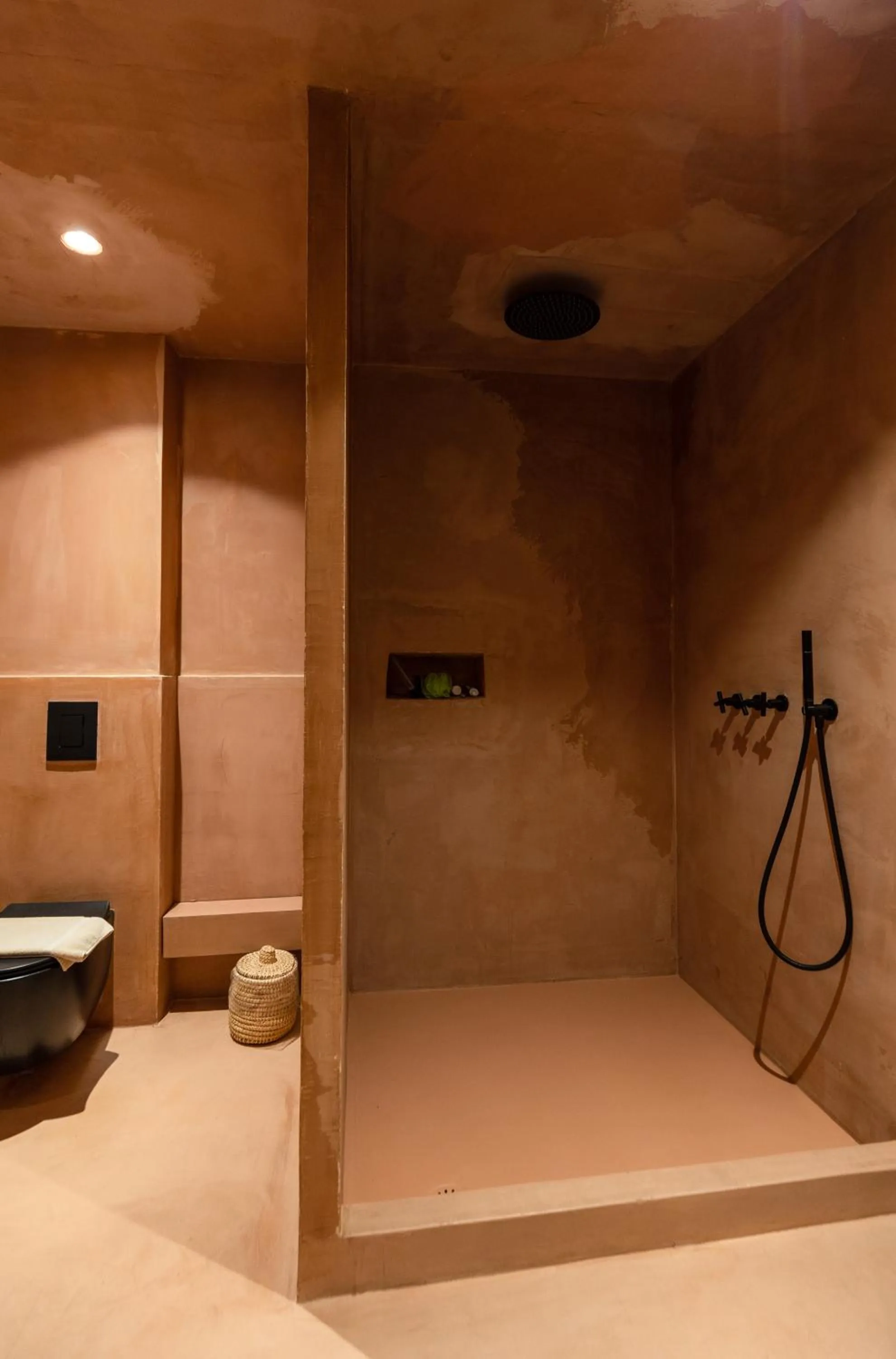 Shower in Life Gallery Hotel & Spa