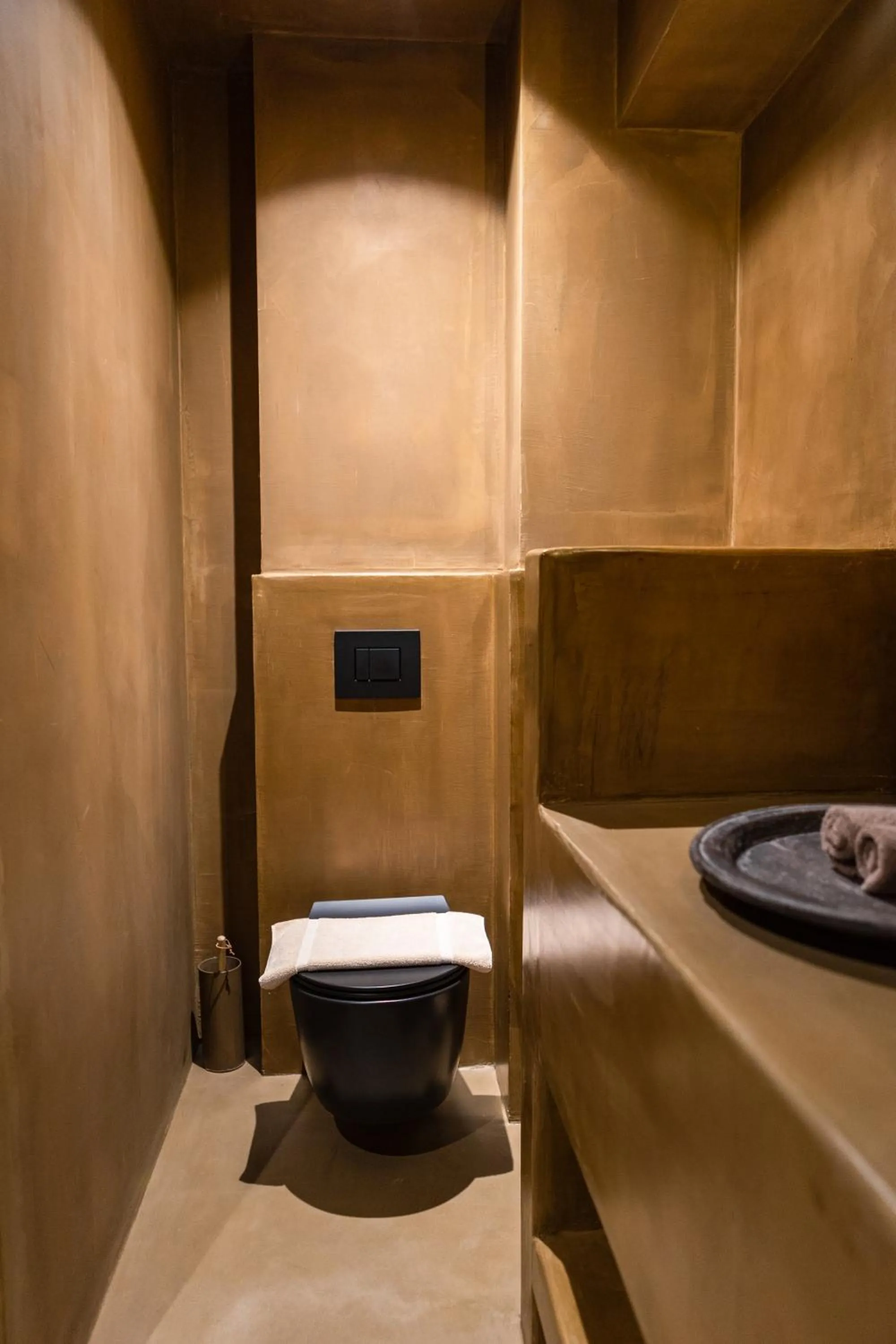 Toilet in Life Gallery Hotel & Spa