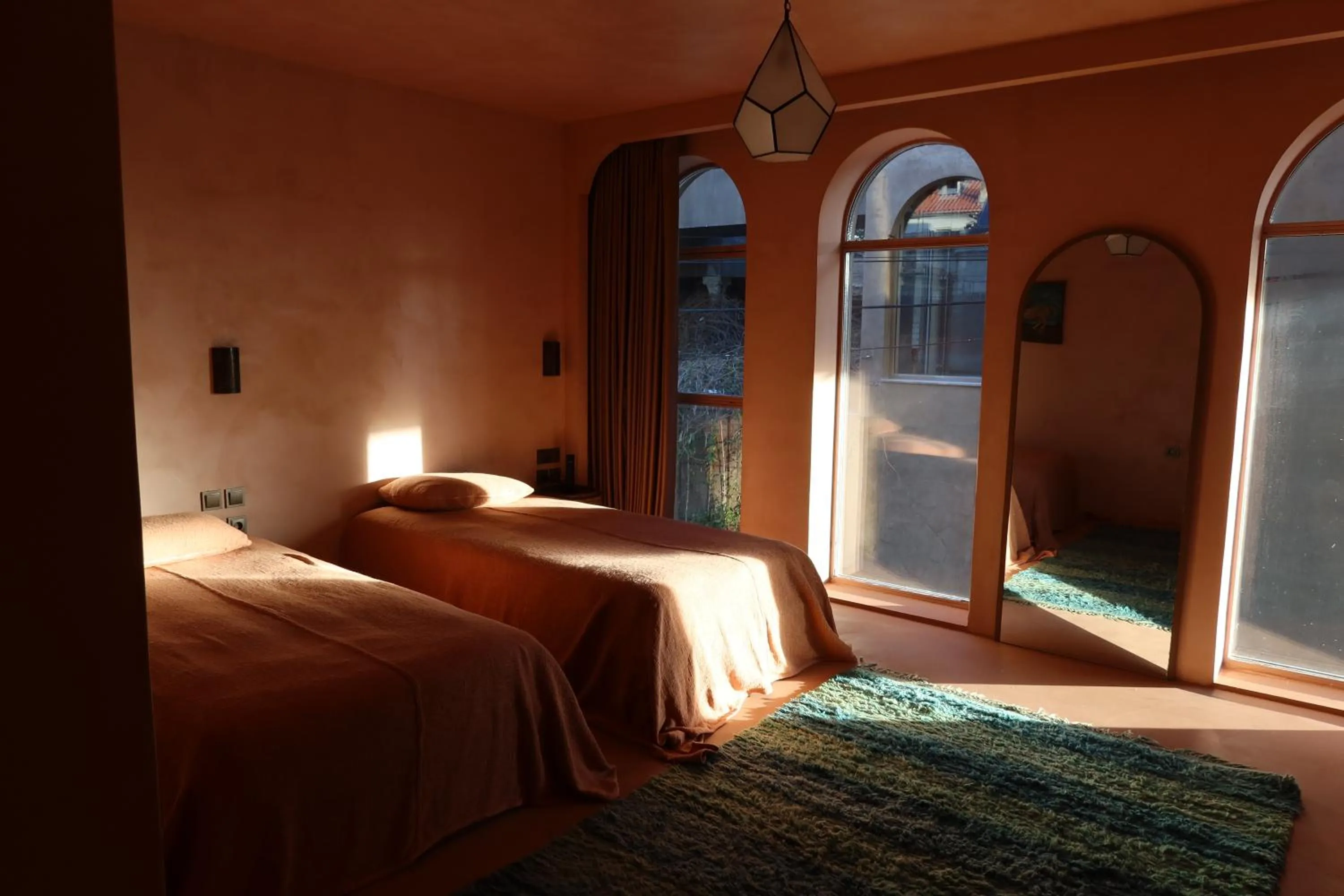 Bed in Life Gallery Hotel & Spa