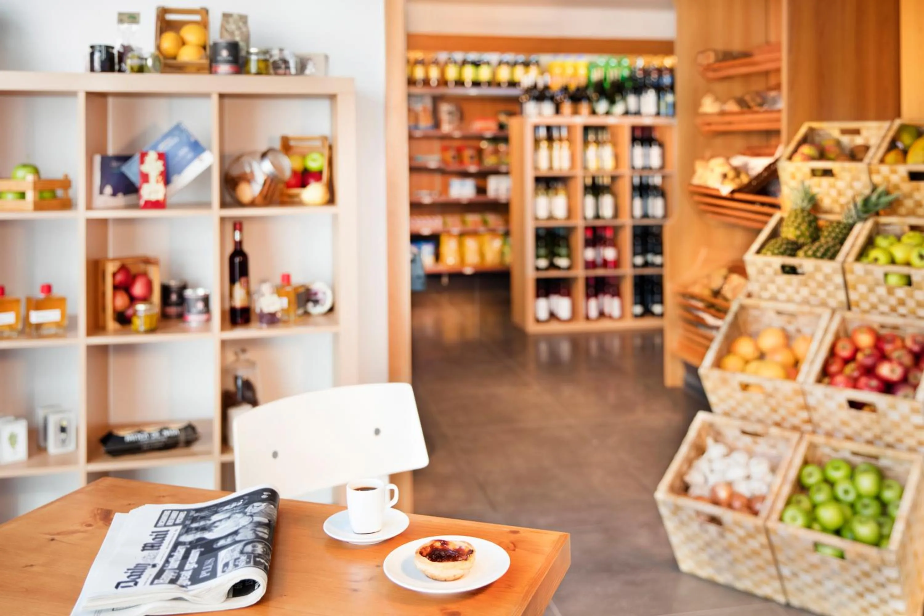 On-site shops in The Beachfront - Praia D'El Rey Golf & Beach Resort