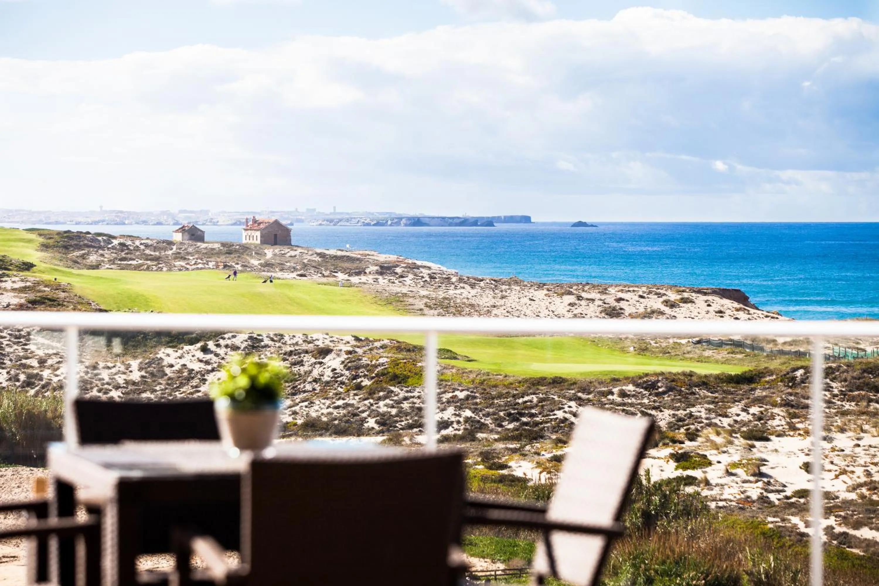 Restaurant/places to eat in The Beachfront - Praia D'El Rey Golf & Beach Resort
