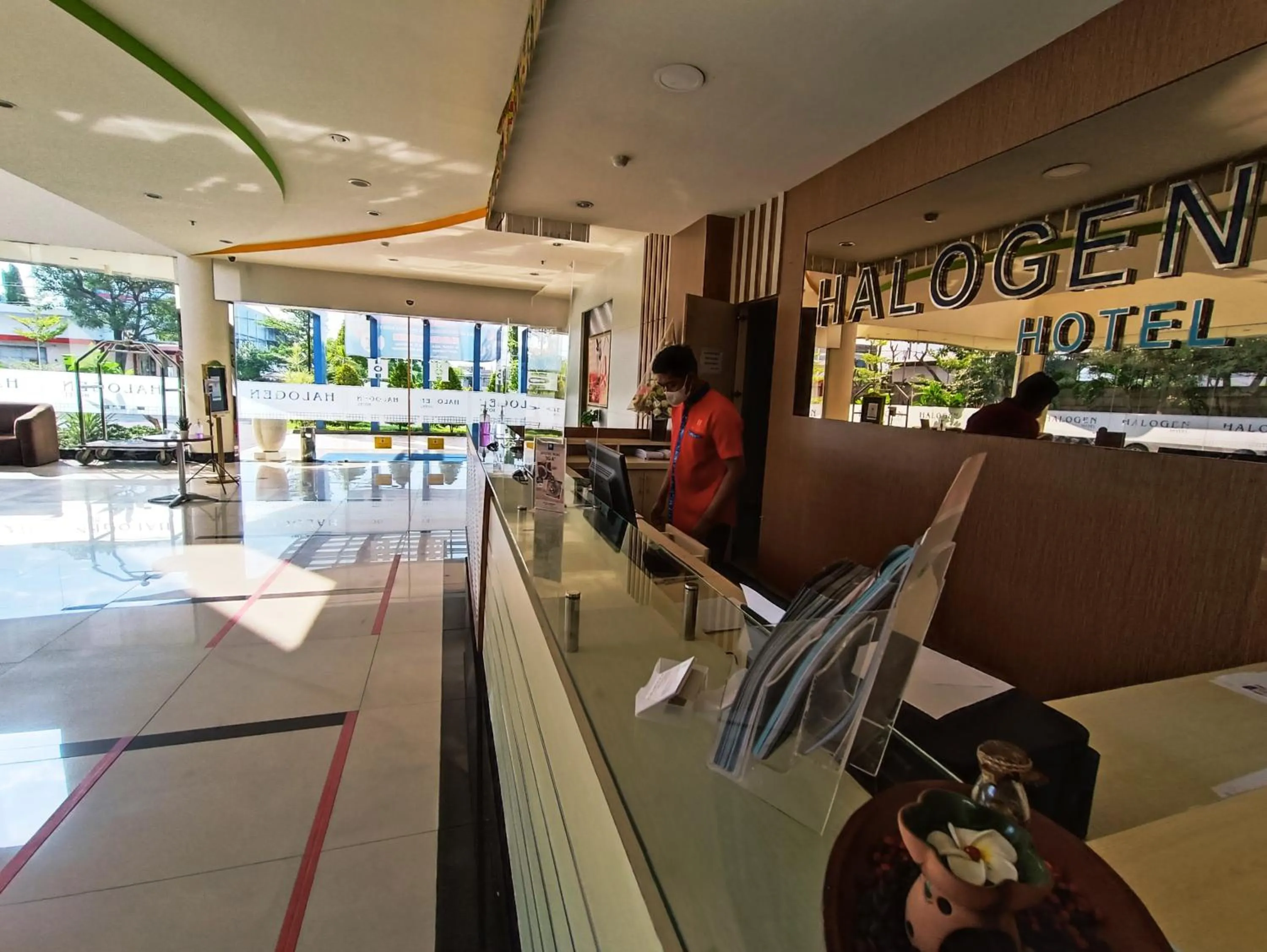 Halogen Hotel Airport Surabaya