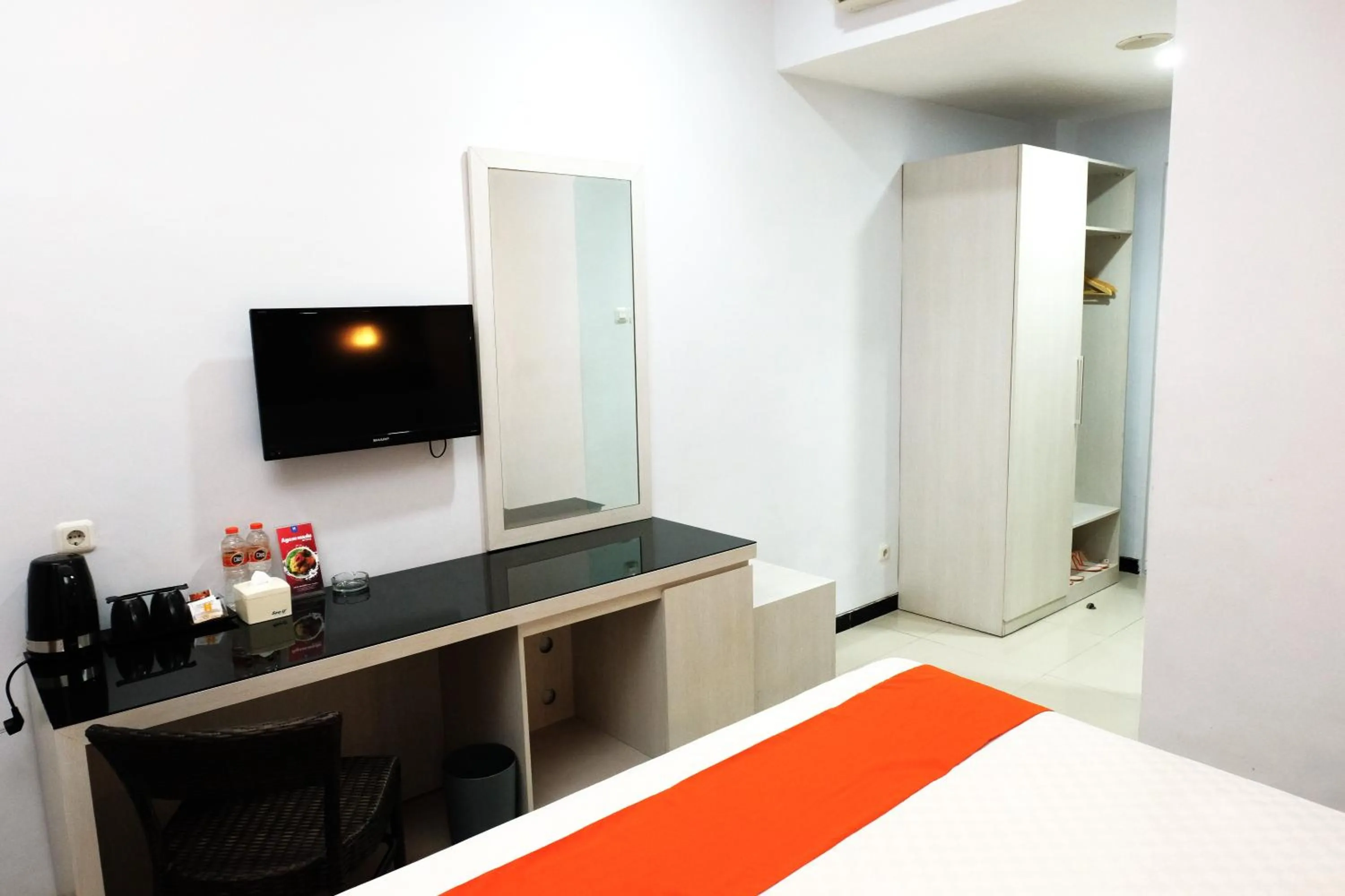 Bed in Halogen Hotel Airport Surabaya