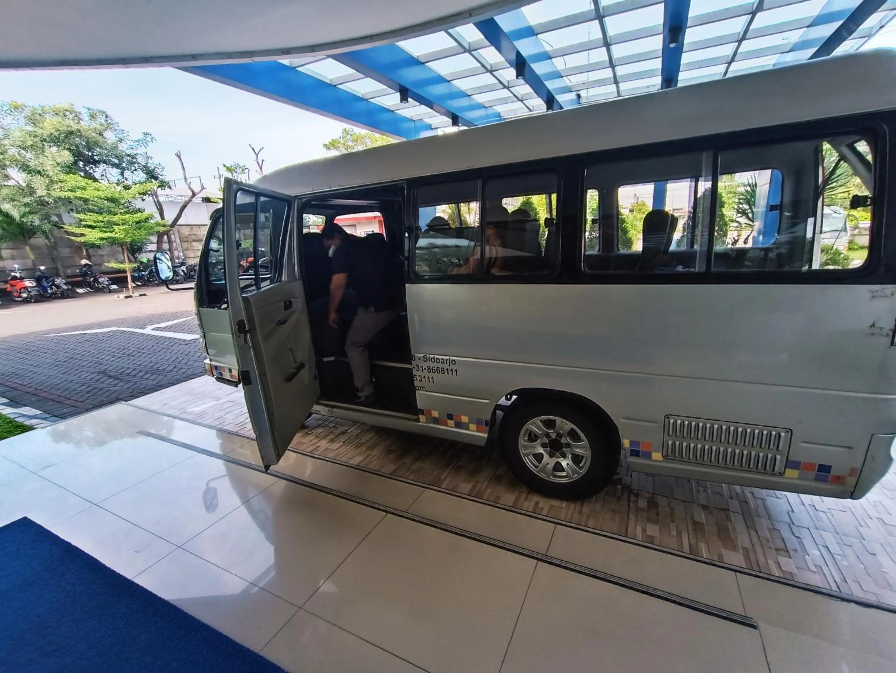 shuttle in Halogen Hotel Airport Surabaya