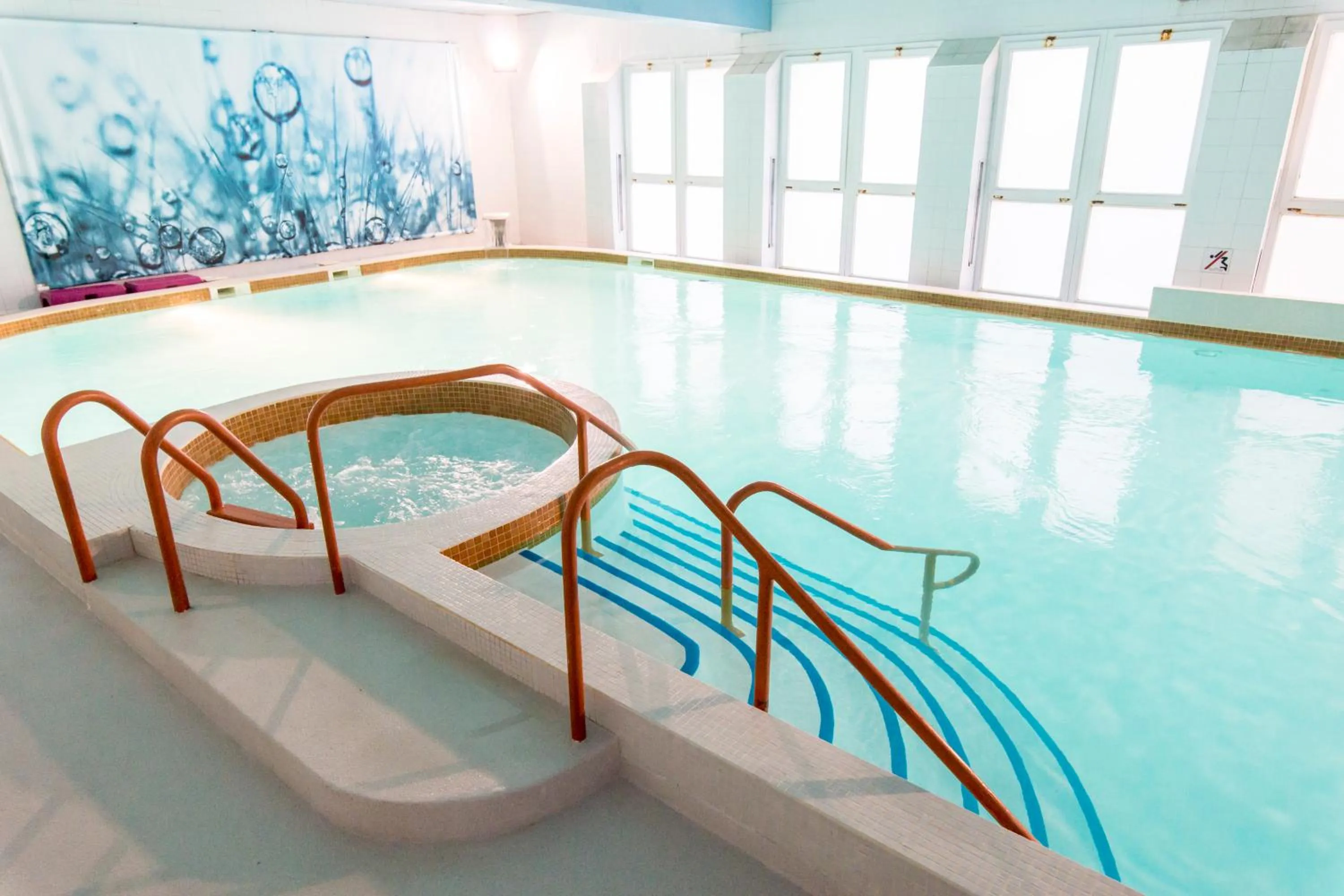 Hot Tub in Thalacap Île de Ré - Thalasso & Spa