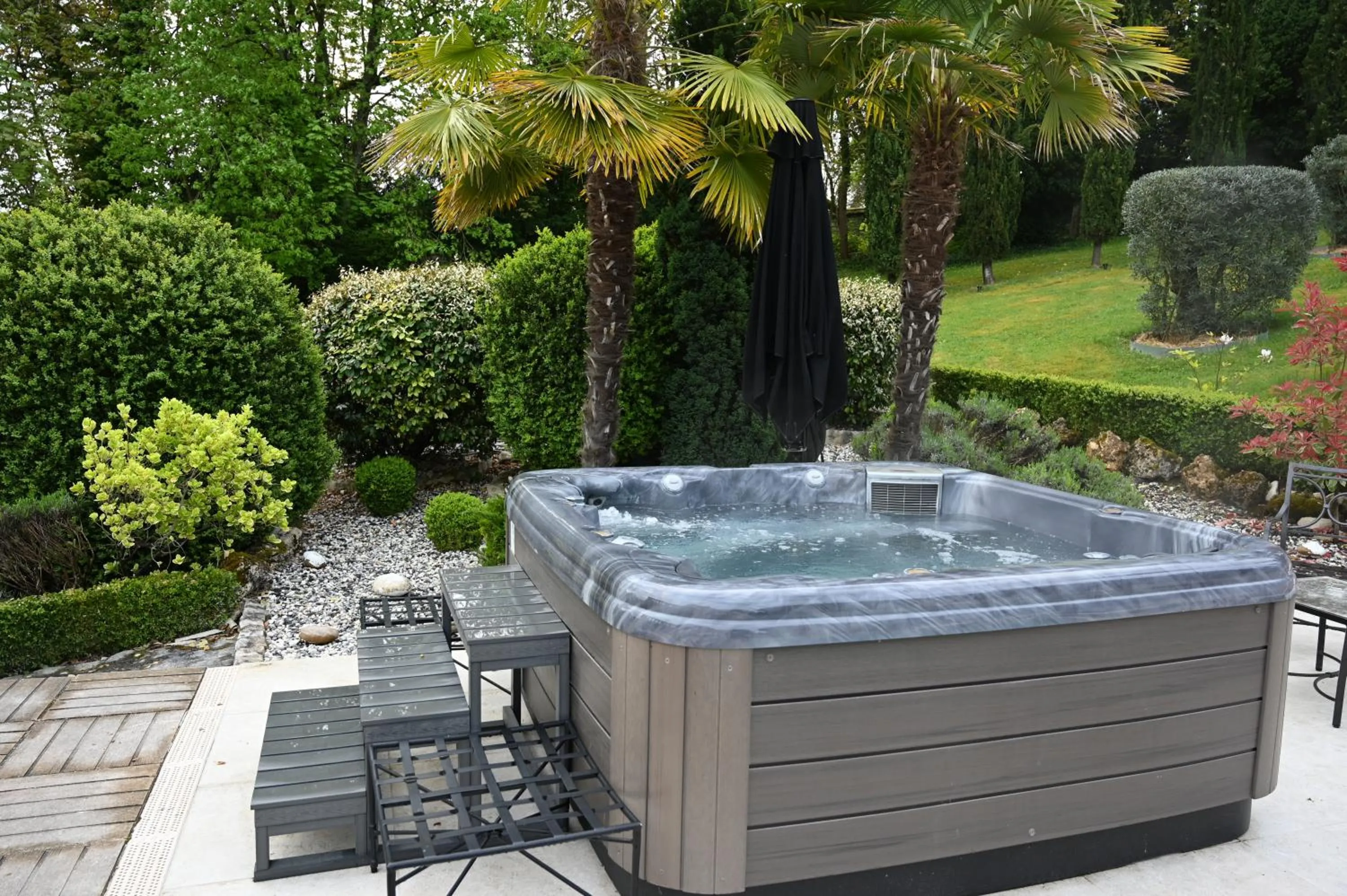 Swimming pool in Hôtel La Villa Eugene