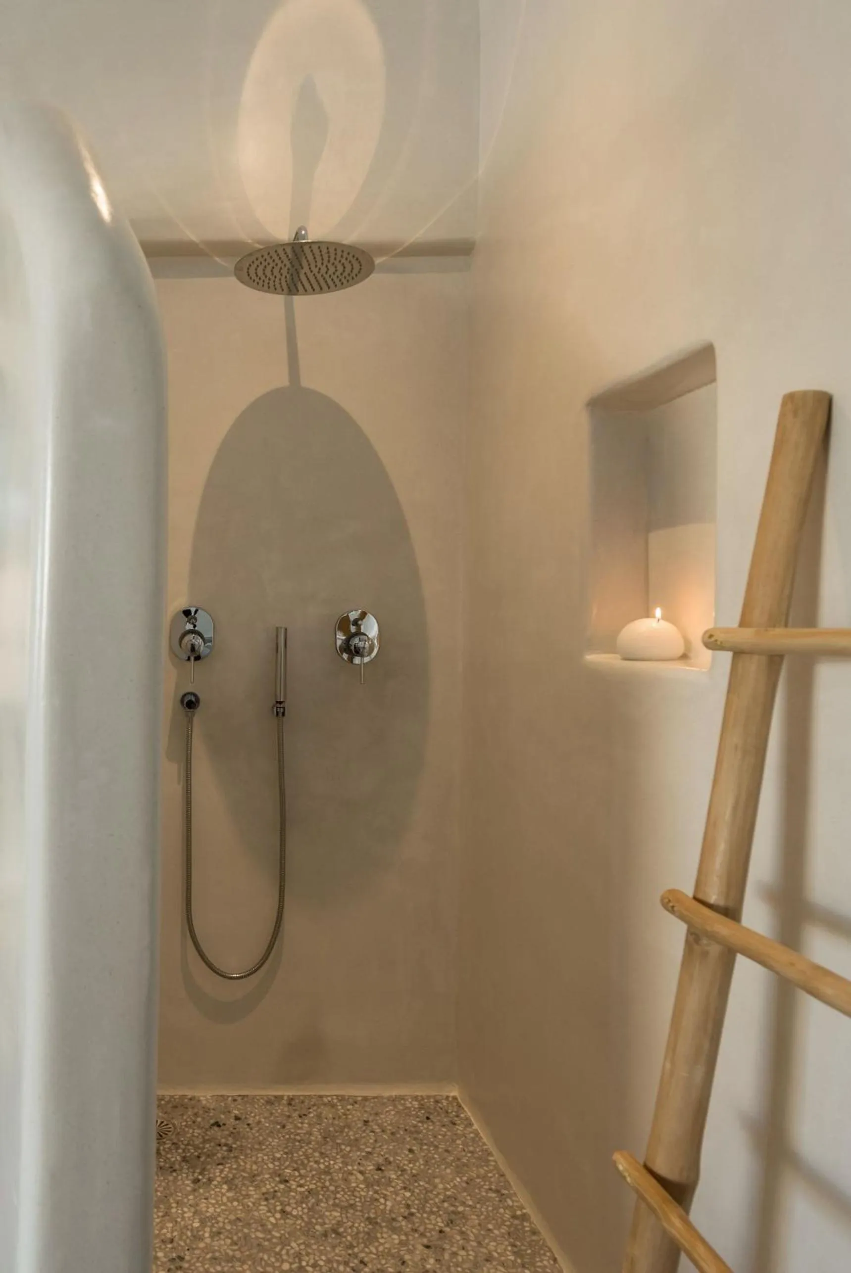 Shower in Virtu Suites