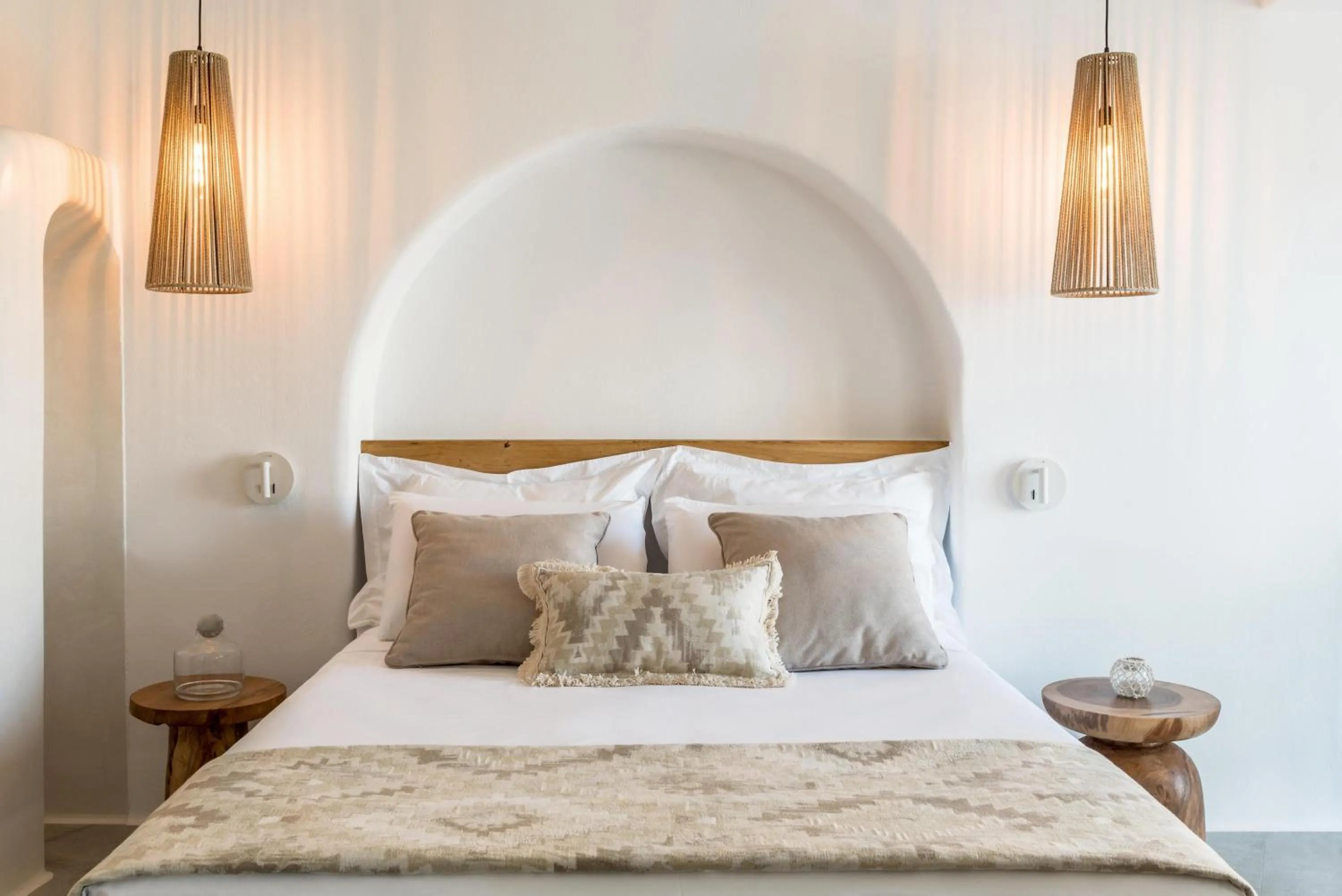 Shower, Bed in Virtu Suites