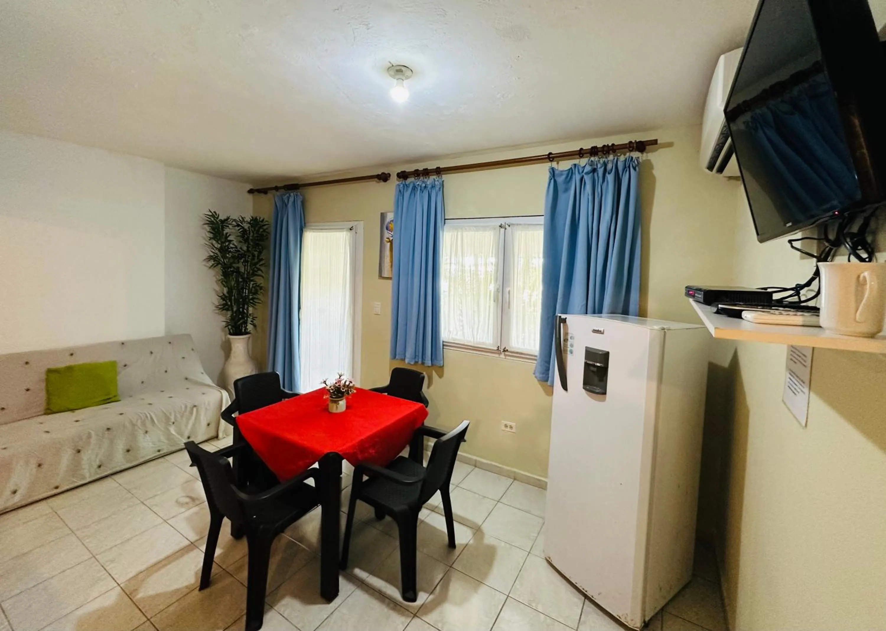 TV and multimedia in Aparthotel Michaela