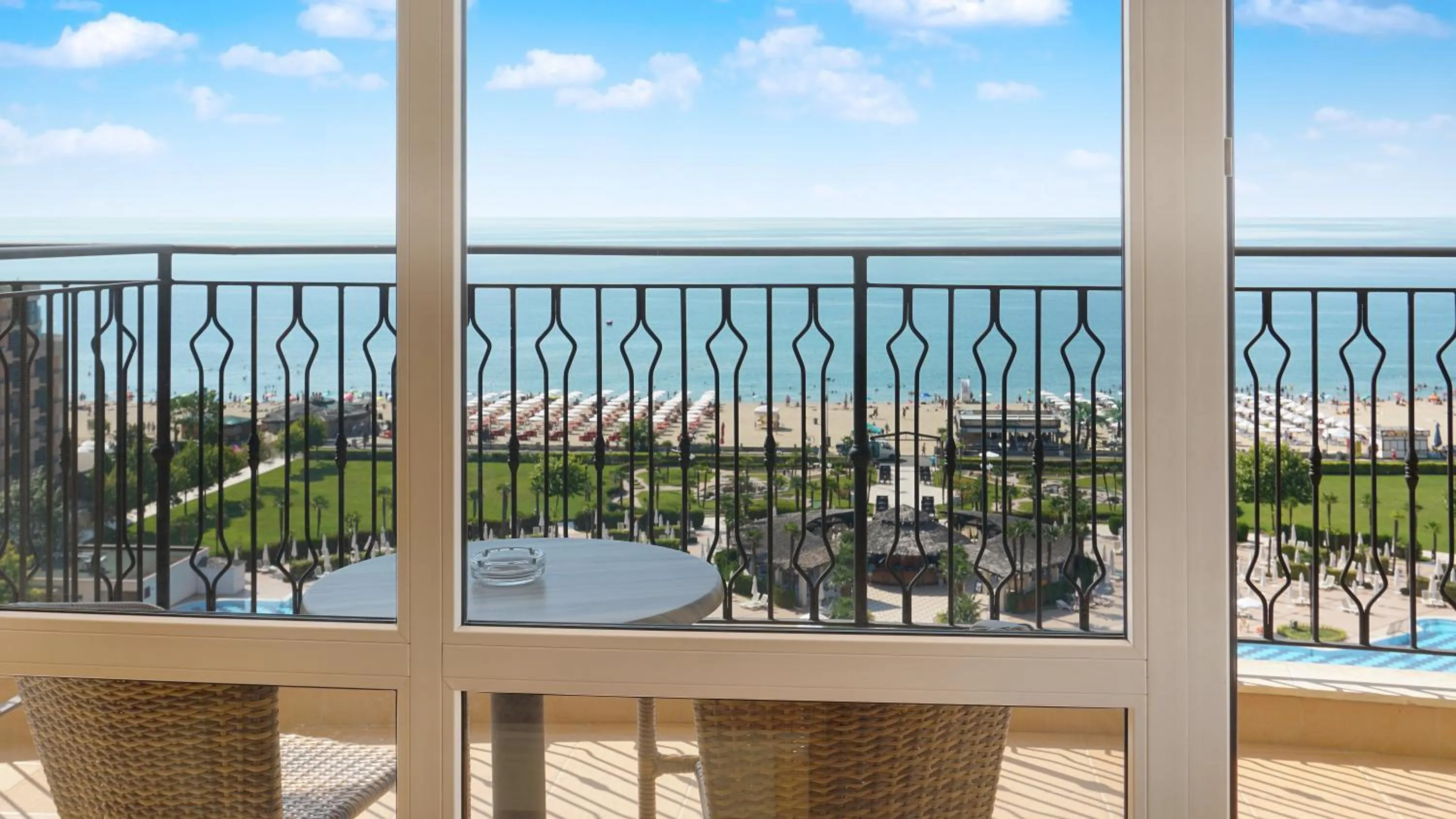 Balcony/Terrace in DIT Majestic Beach Resort