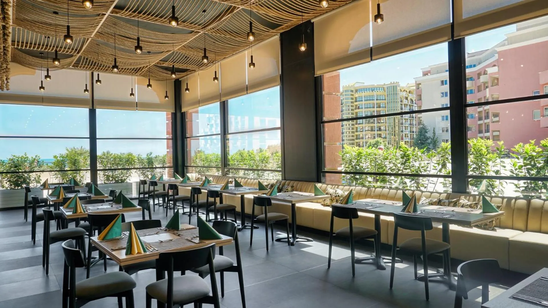 Restaurant/places to eat in DIT Majestic Beach Resort