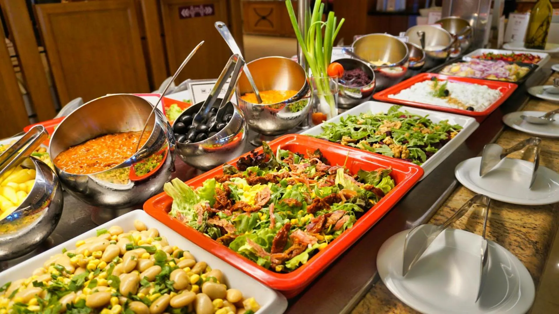 Restaurant/places to eat in DIT Majestic Beach Resort