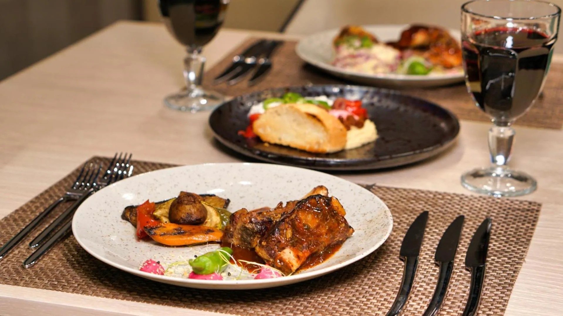 Restaurant/places to eat in DIT Majestic Beach Resort