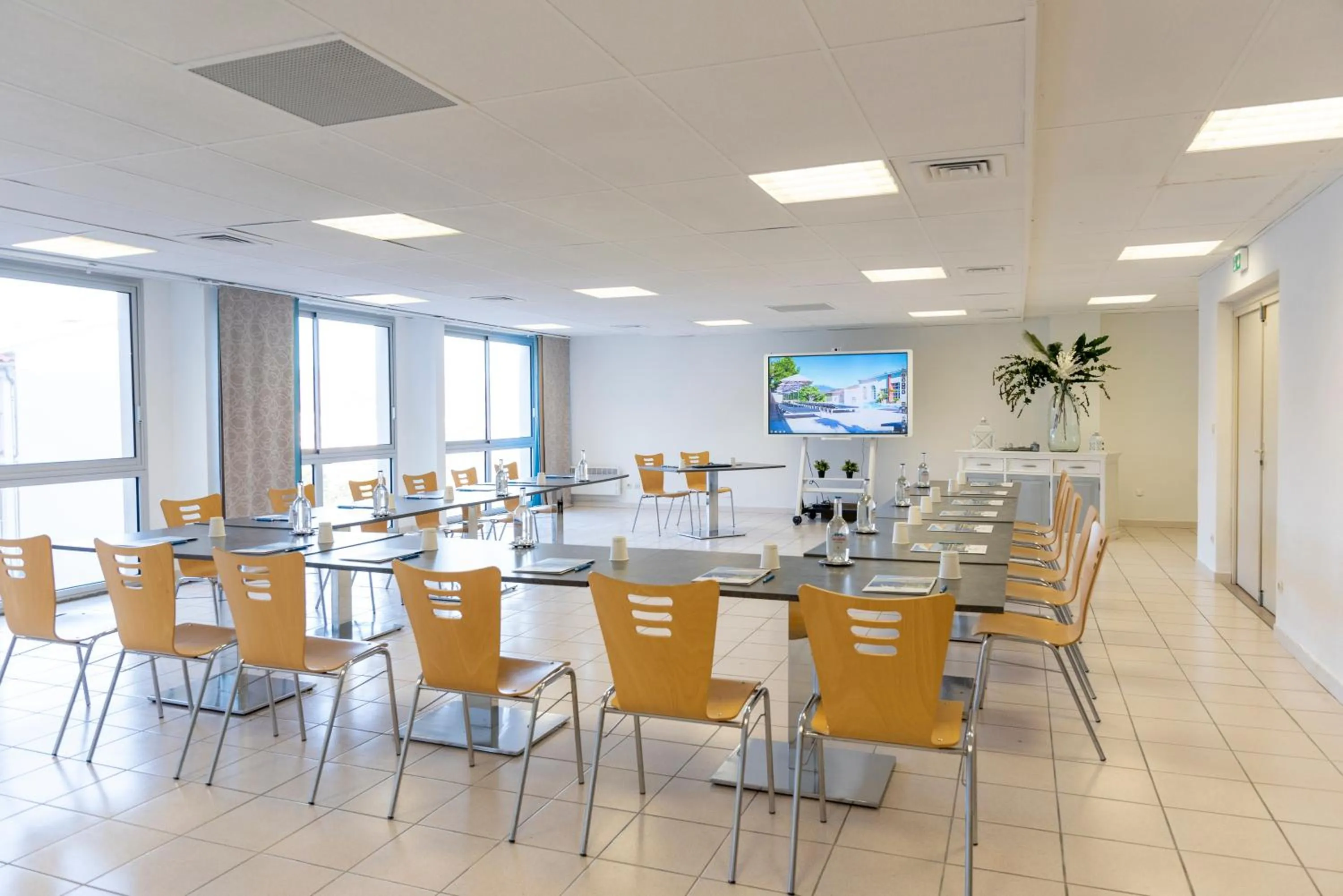 TV and multimedia in Côté Thalasso Hôtel & Spa Marin