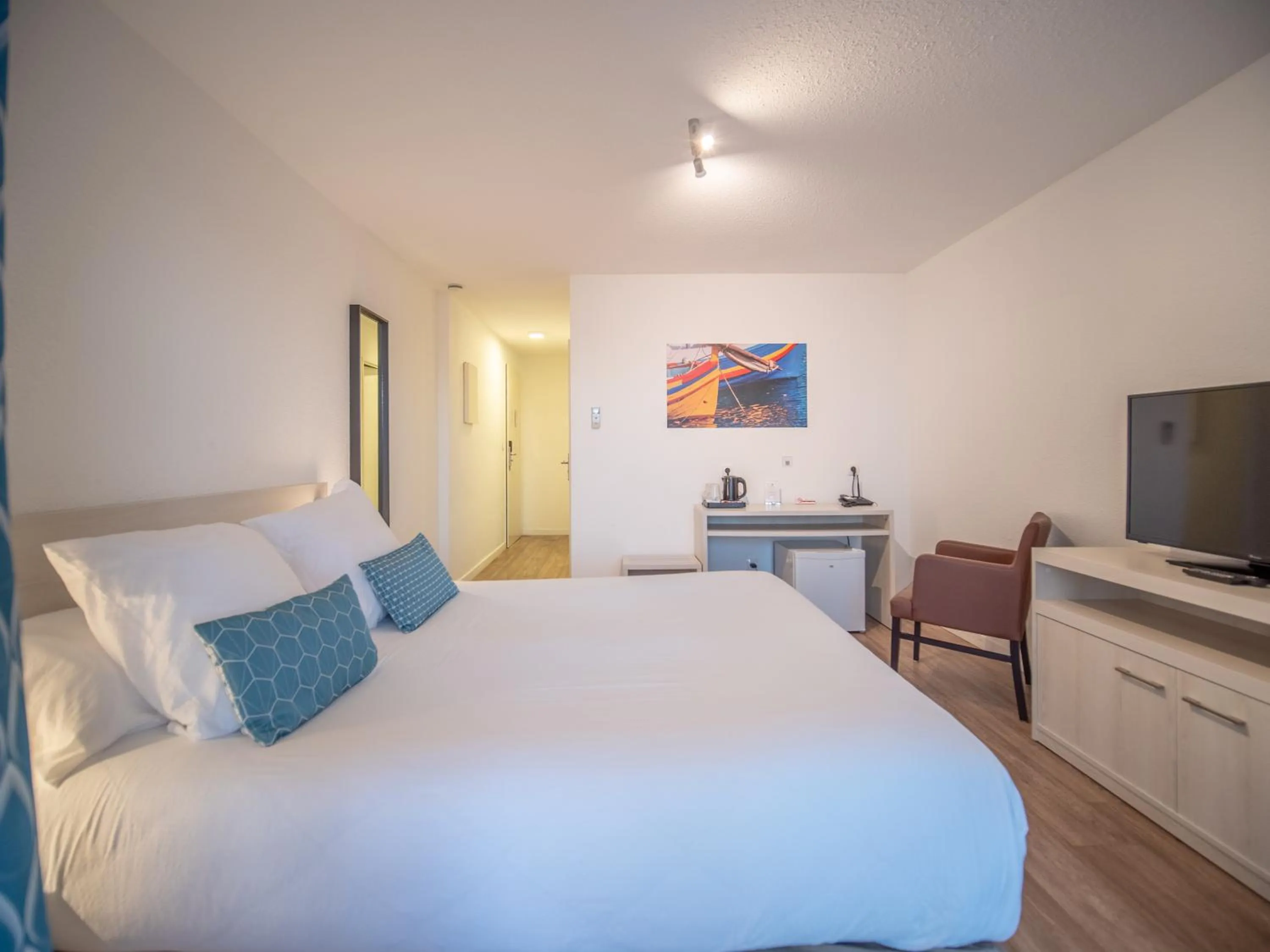 Bed in Côté Thalasso Hôtel & Spa Marin