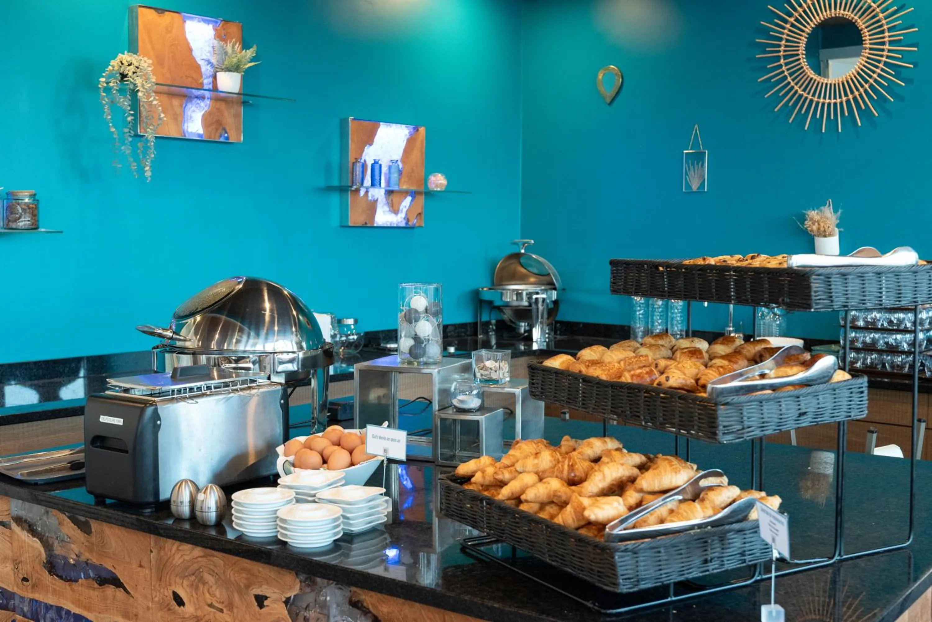 Breakfast in Côté Thalasso Hôtel & Spa Marin