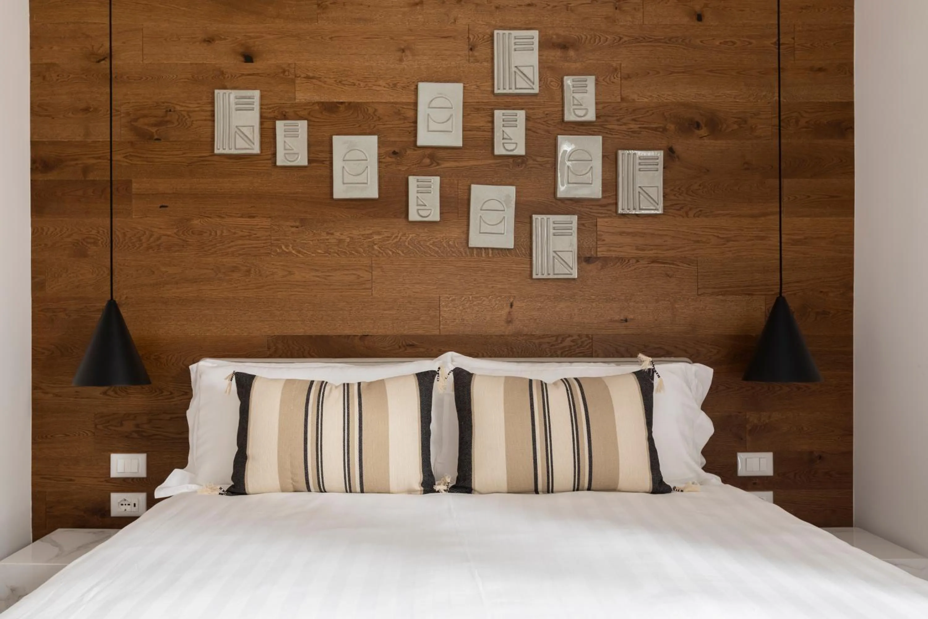 Bed in Louly Trevi Fountain