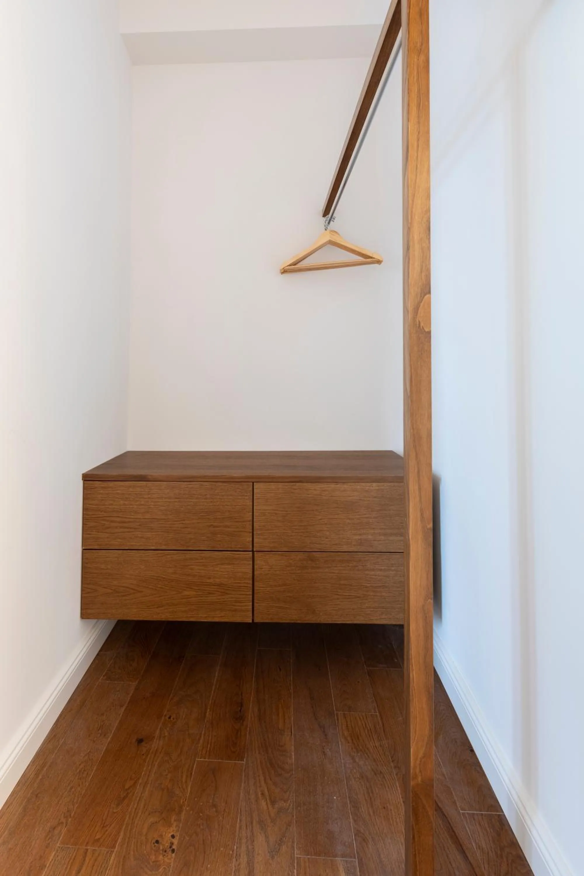 wardrobe in Louly Trevi Fountain