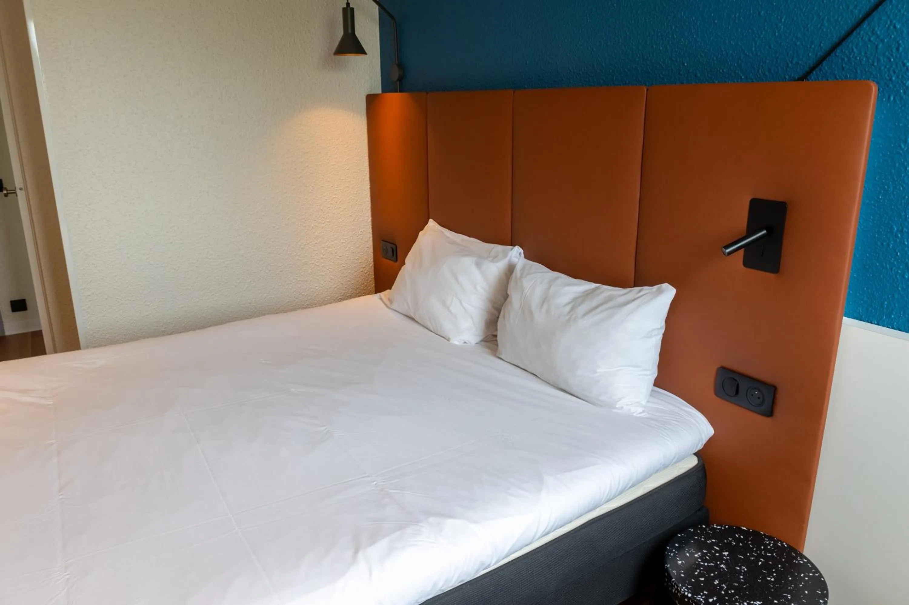 Bed in ibis Lyon Est Bron