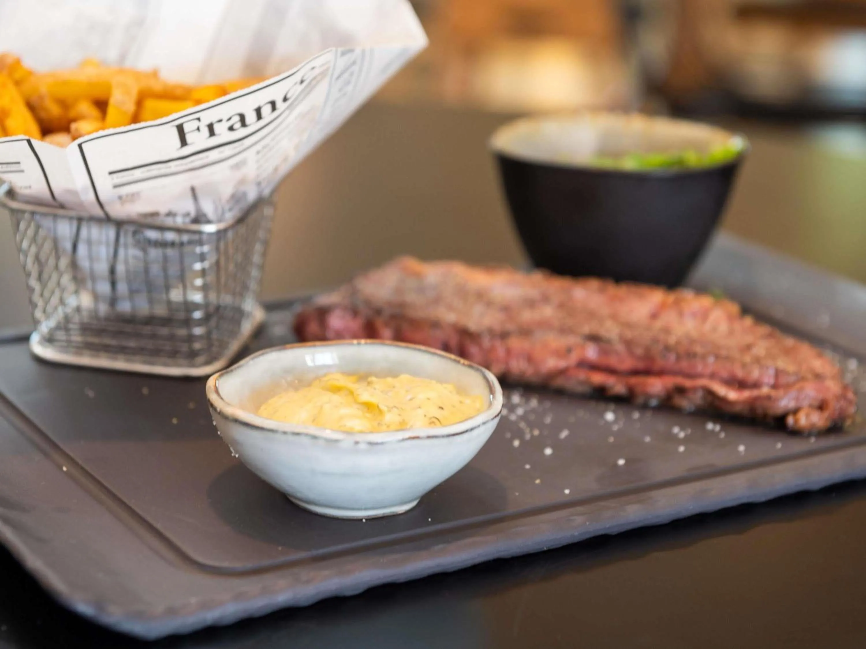 Restaurant/places to eat in ibis Lyon Est Bron