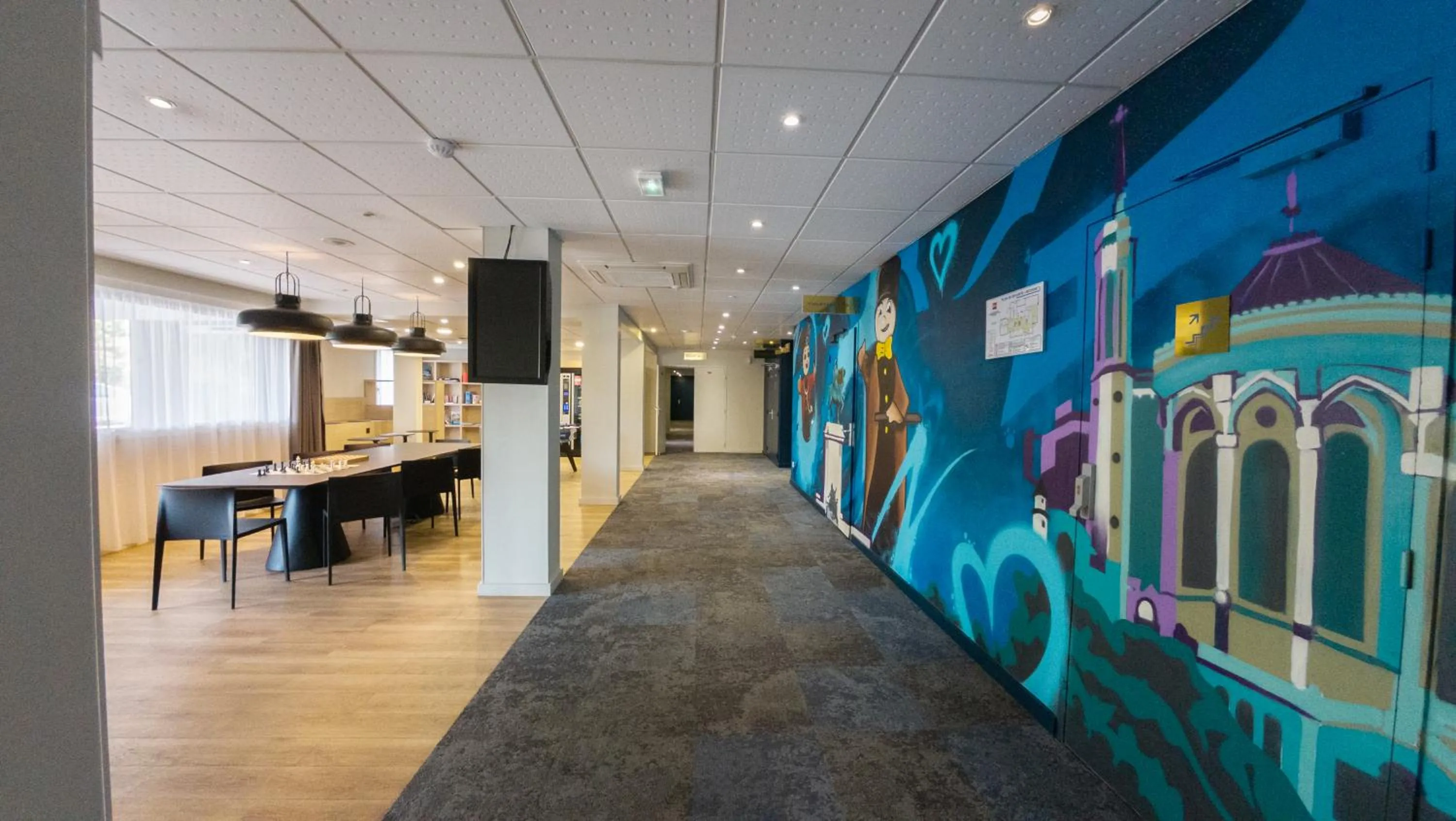 Lobby or reception in ibis Lyon Est Bron