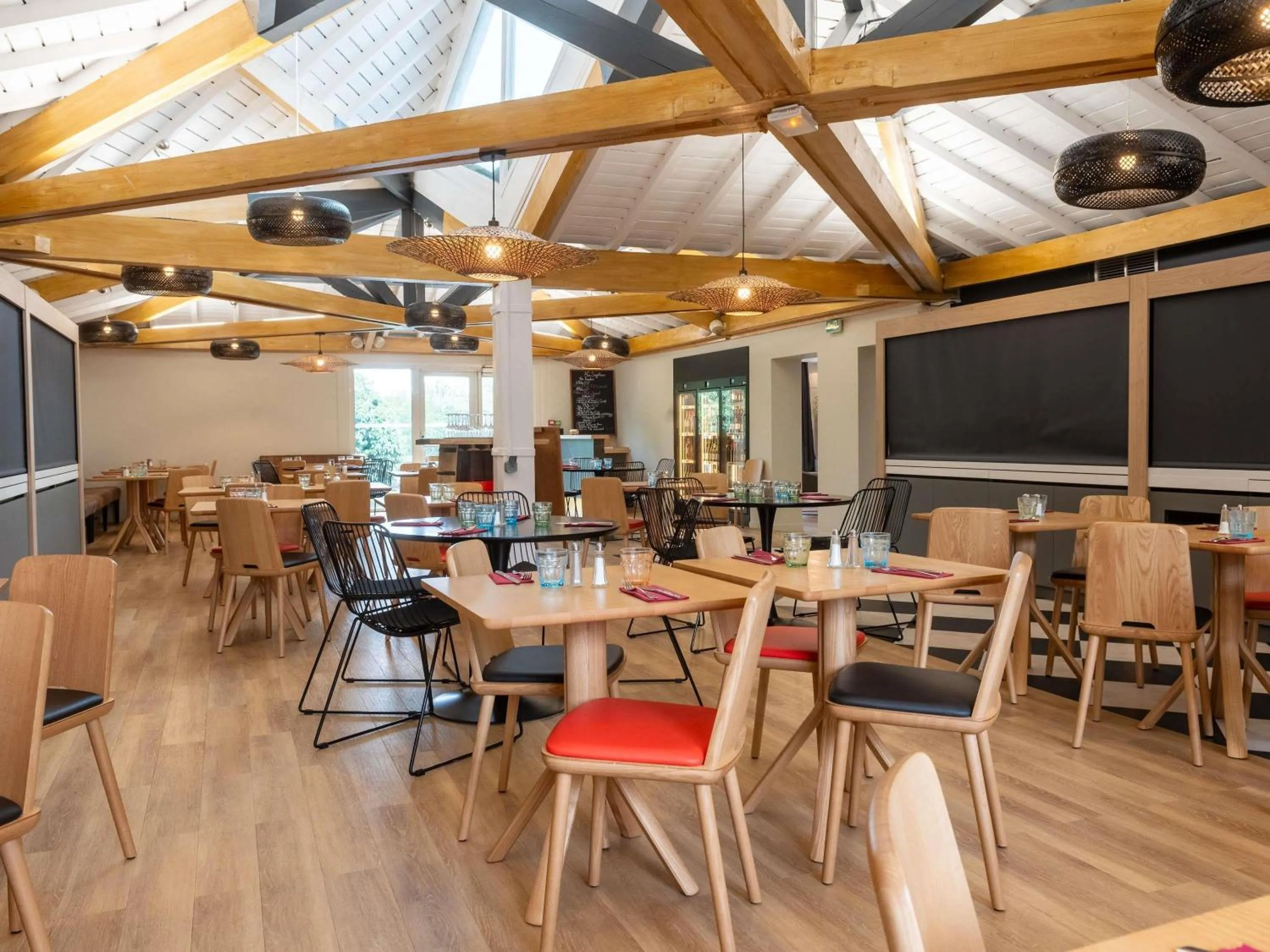 Property building in ibis Lyon Est Bron