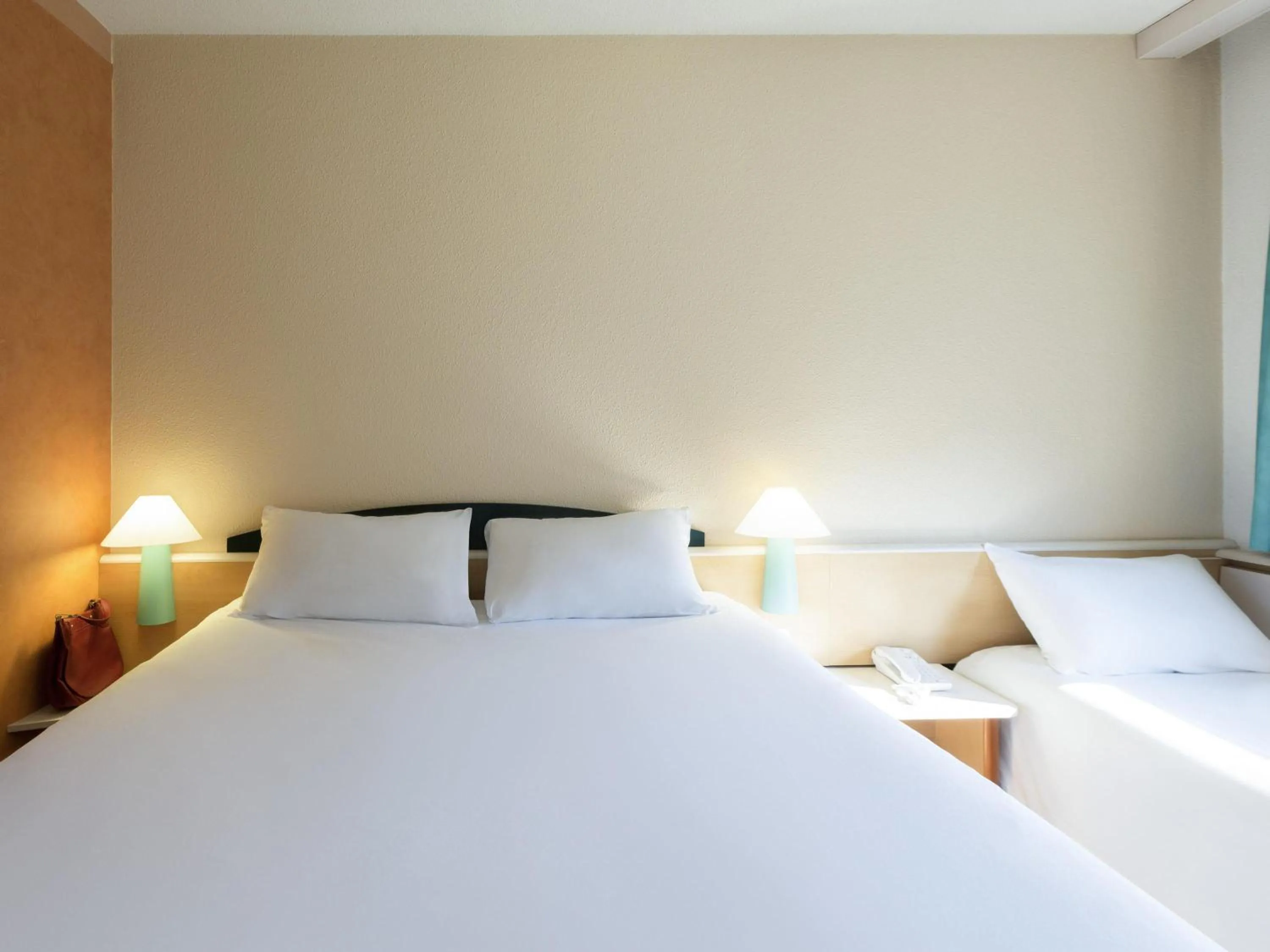 Bedroom, Bed in ibis Lyon Est Bron