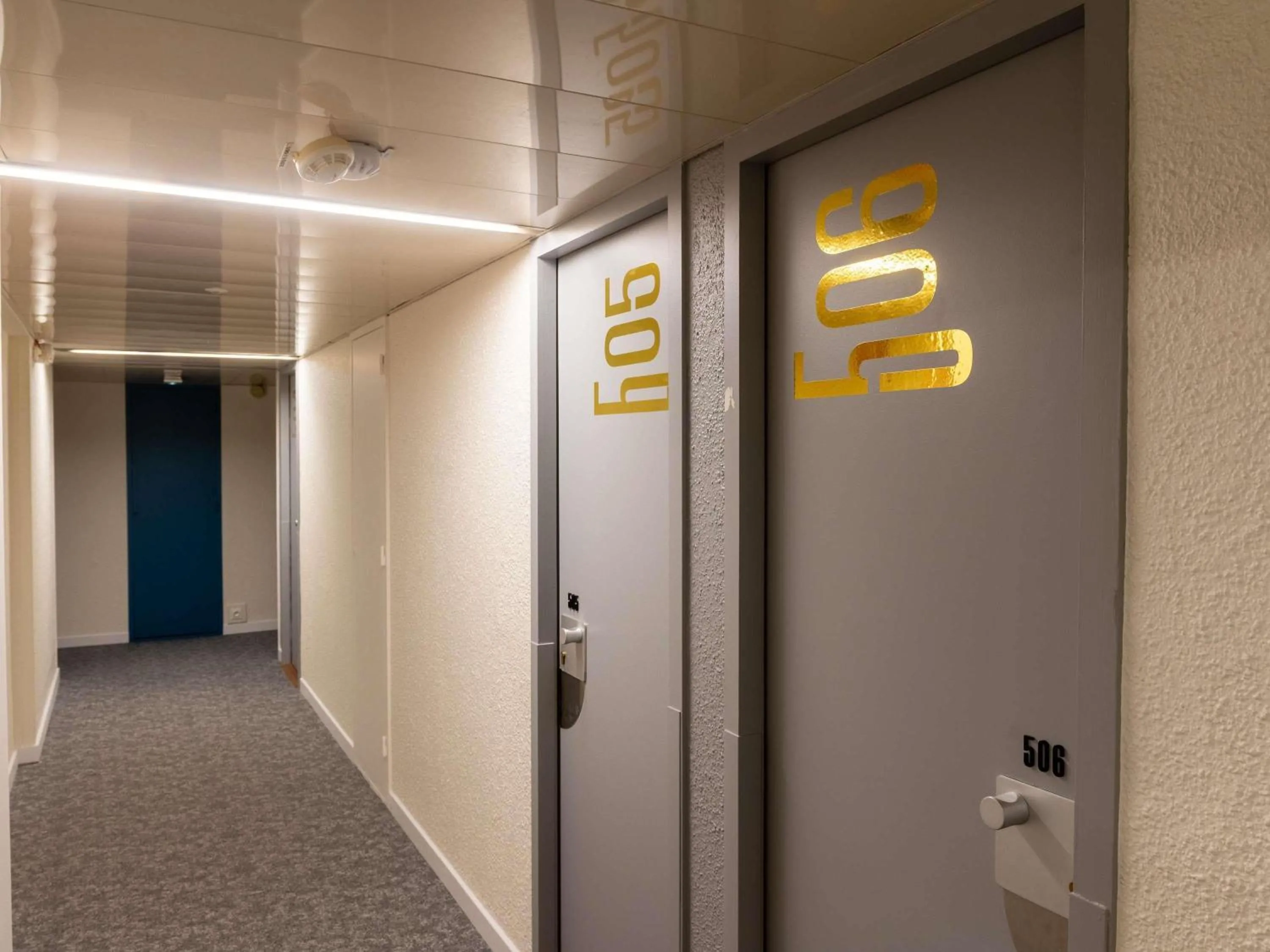 Bedroom in ibis Lyon Est Bron