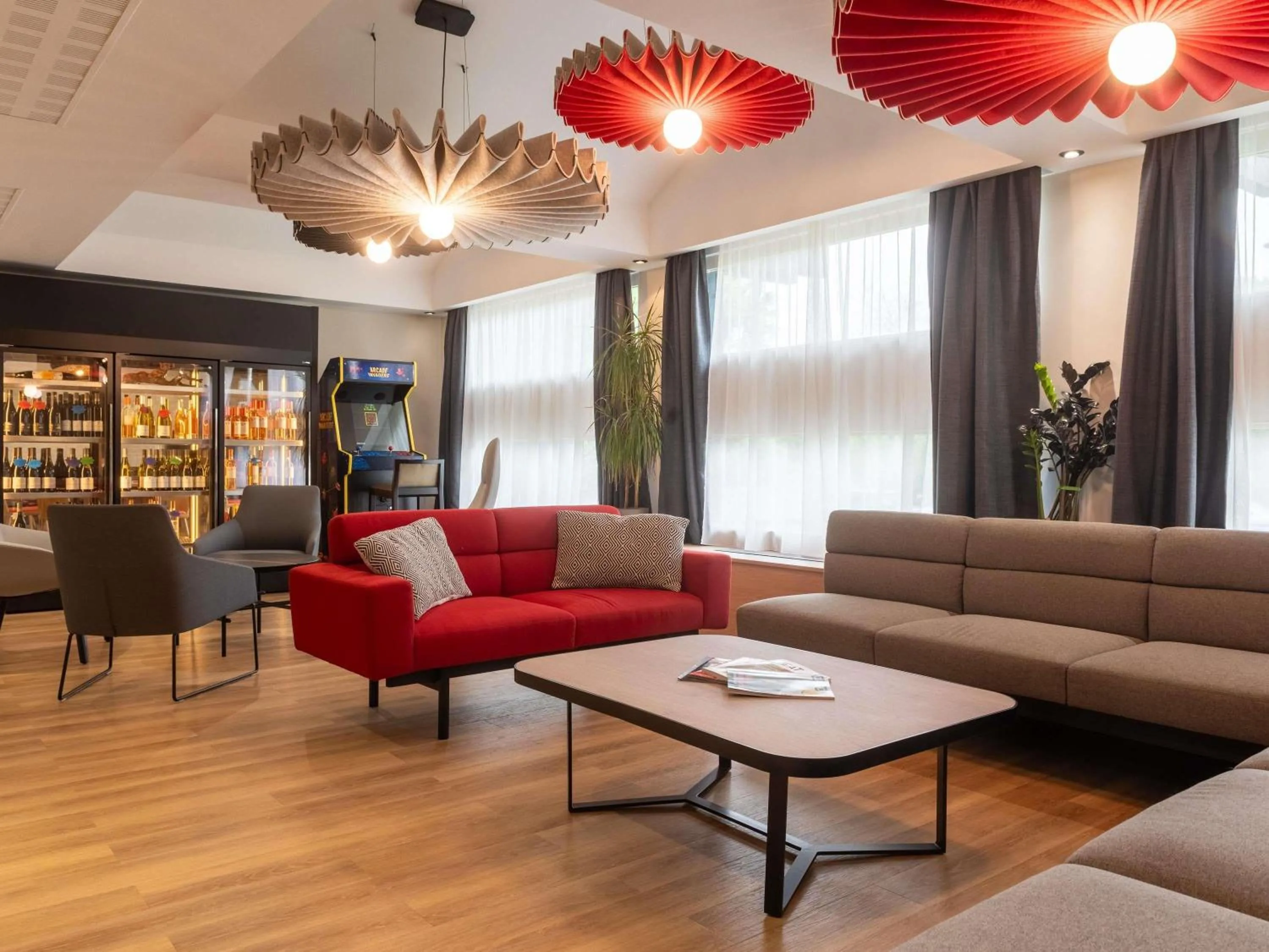 Property building in ibis Lyon Est Bron