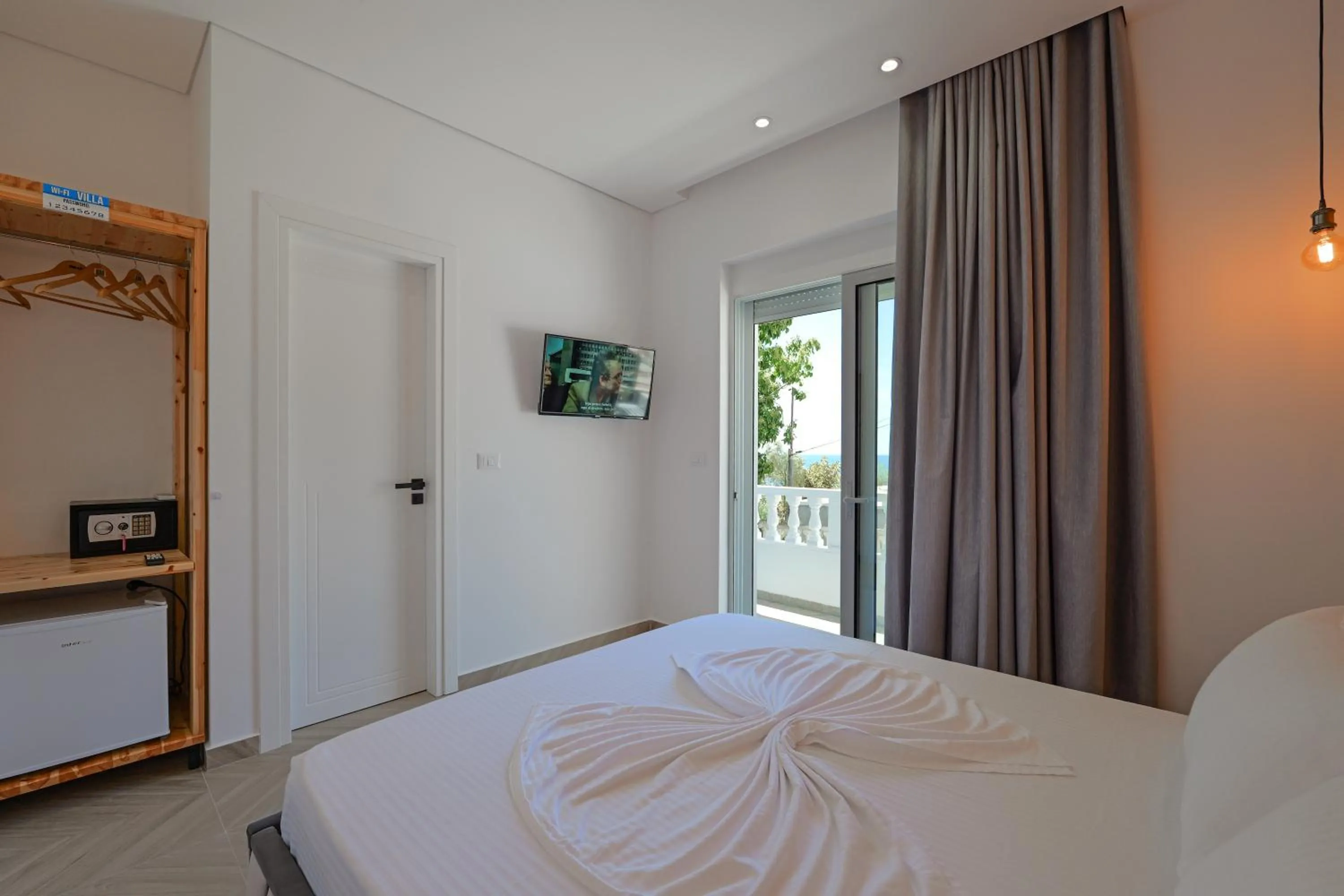 Bed in Villa Juna Beach