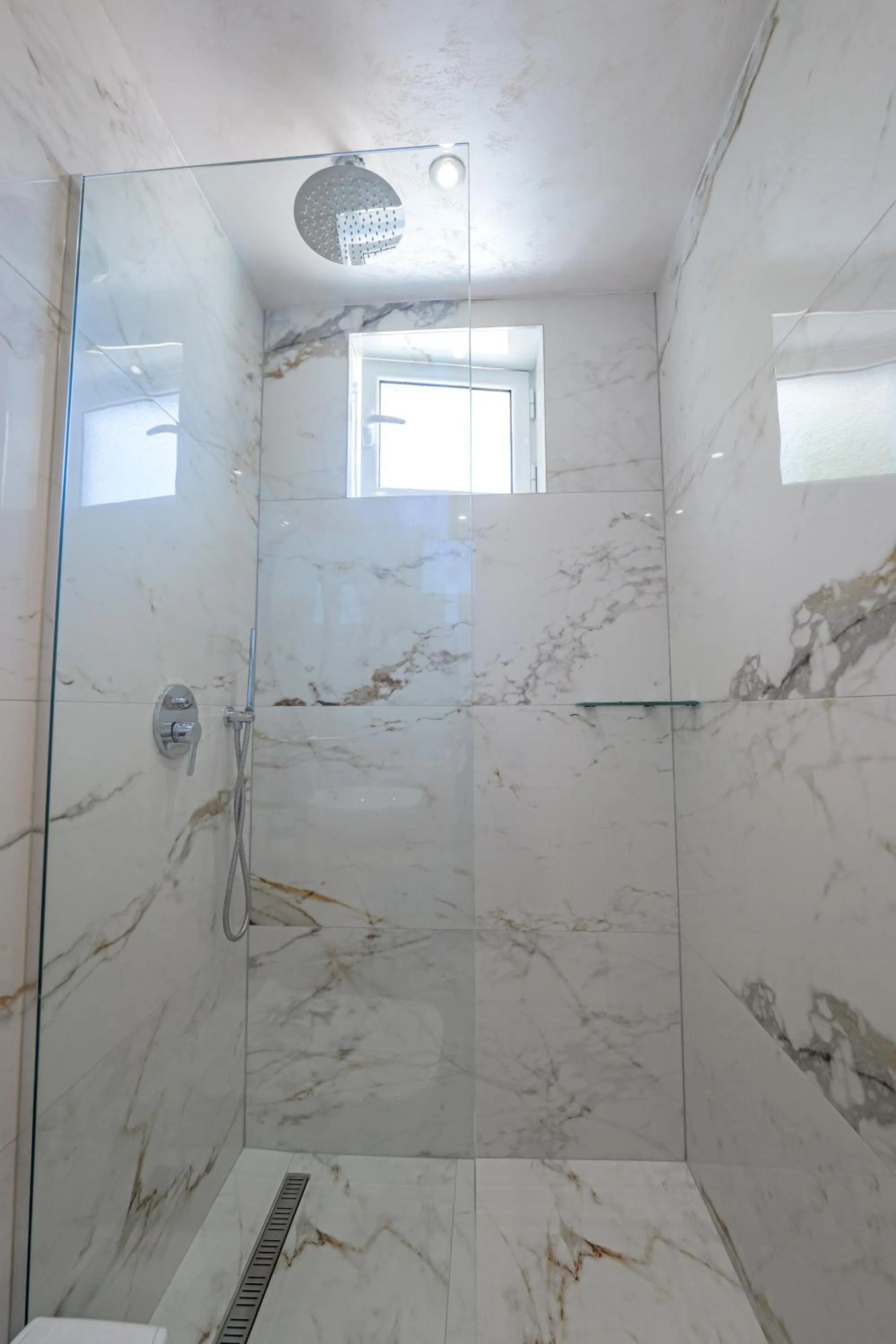 Shower in Villa Juna Beach