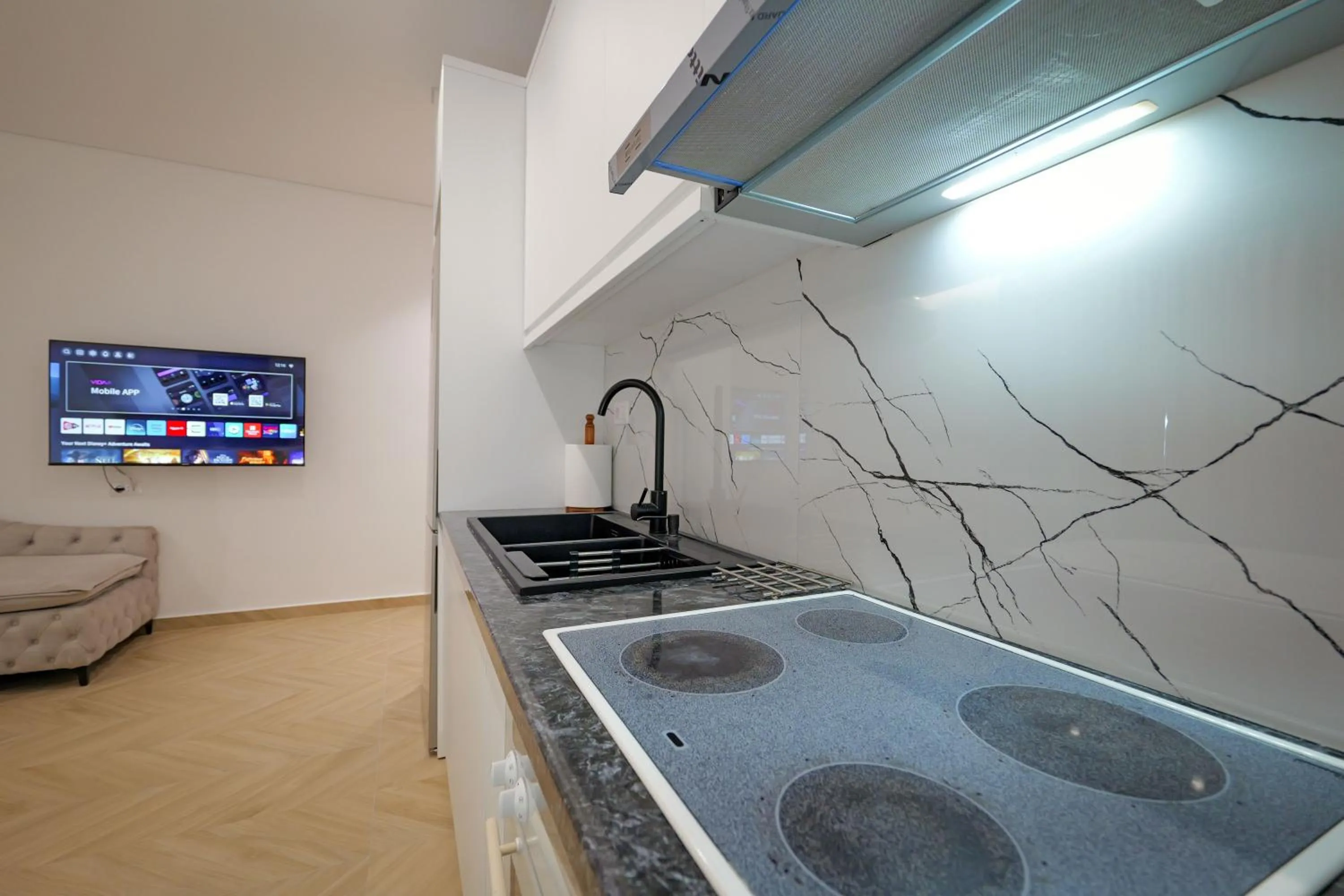 Kitchen or kitchenette in Villa Juna Beach