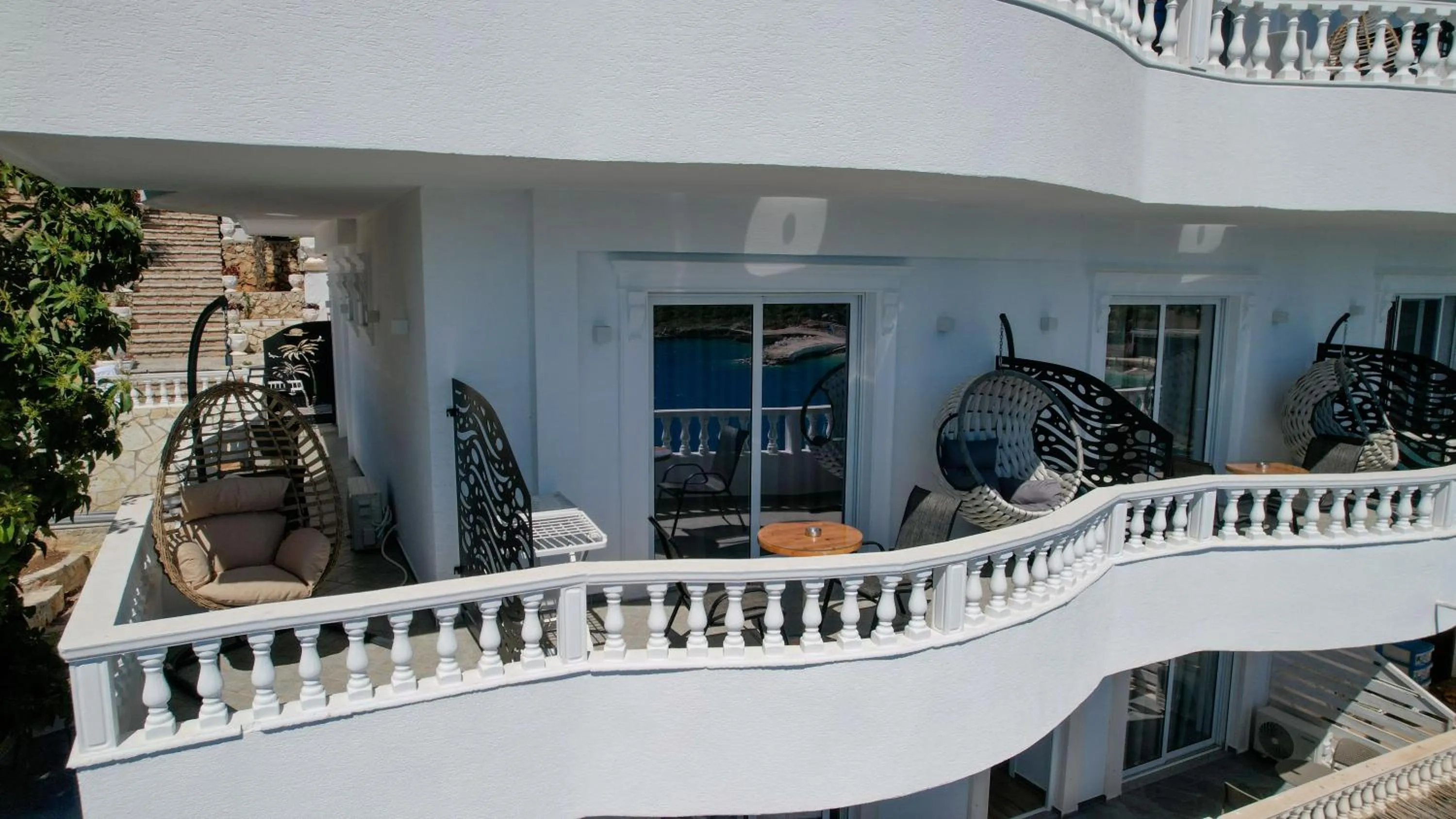 Property building in Villa Juna Beach