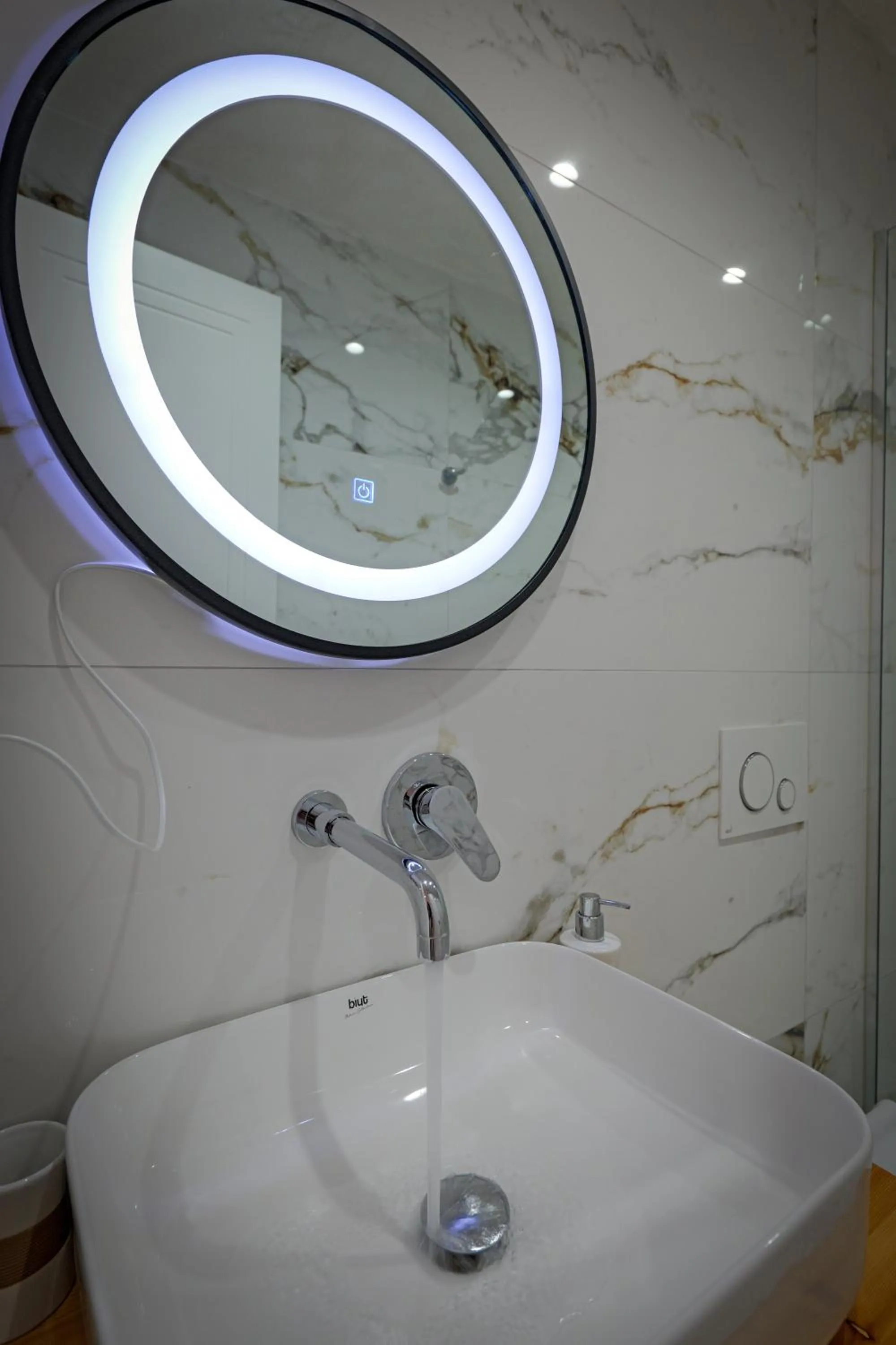 Bathroom in Villa Juna Beach