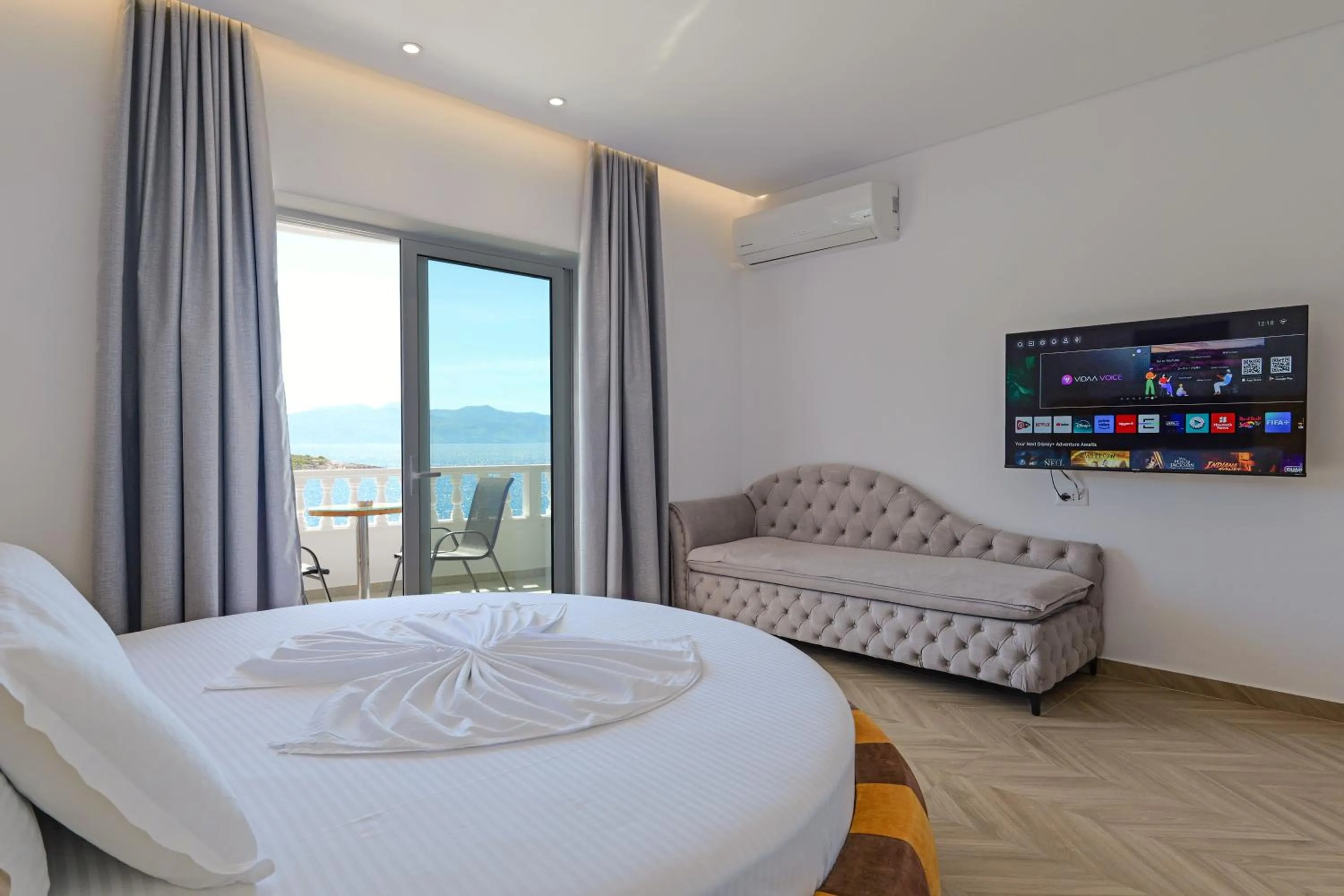 Bed in Villa Juna Beach