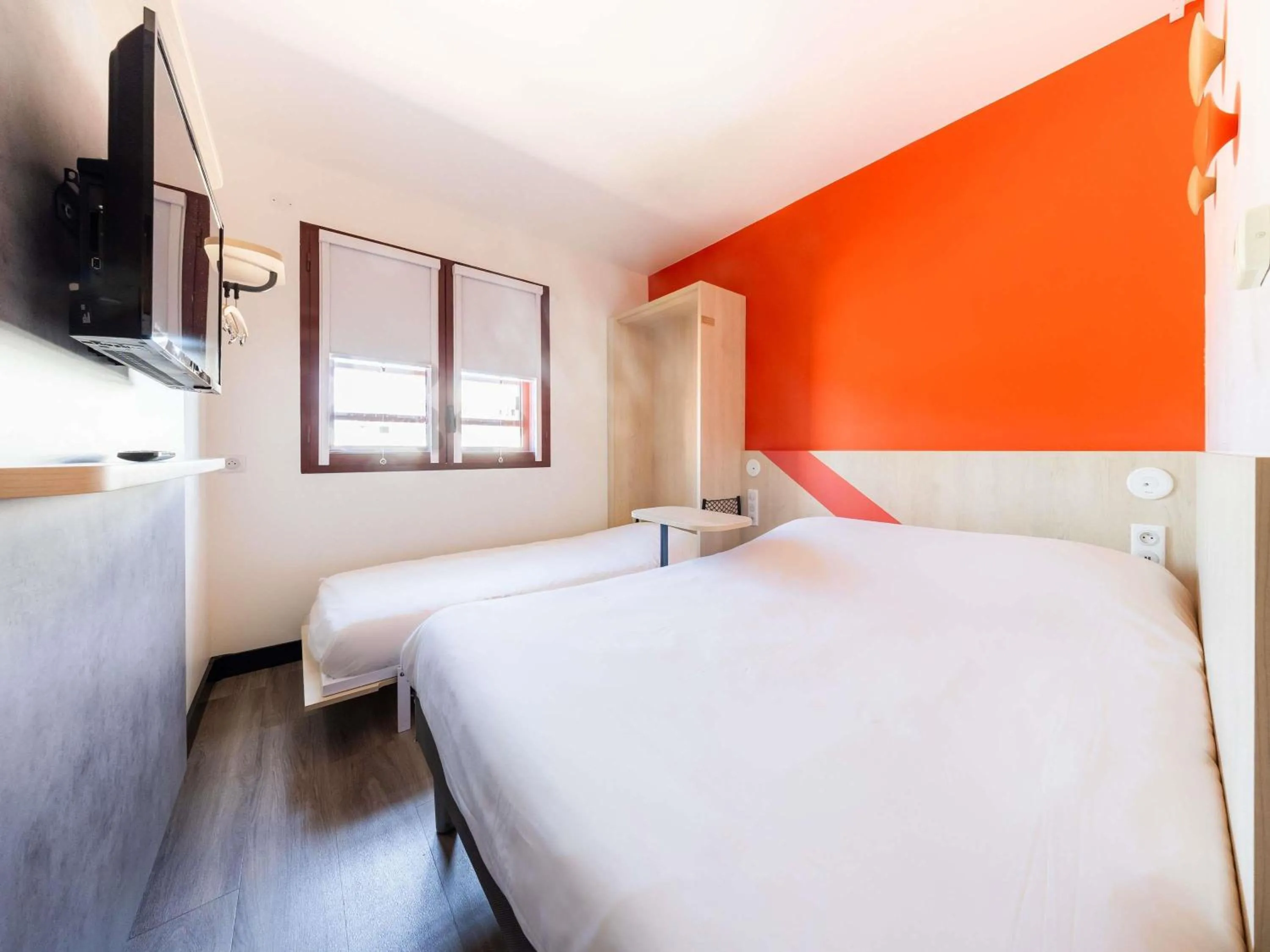 Bedroom, Bed in ibis budget Perpignan Centre Rénové en 2025