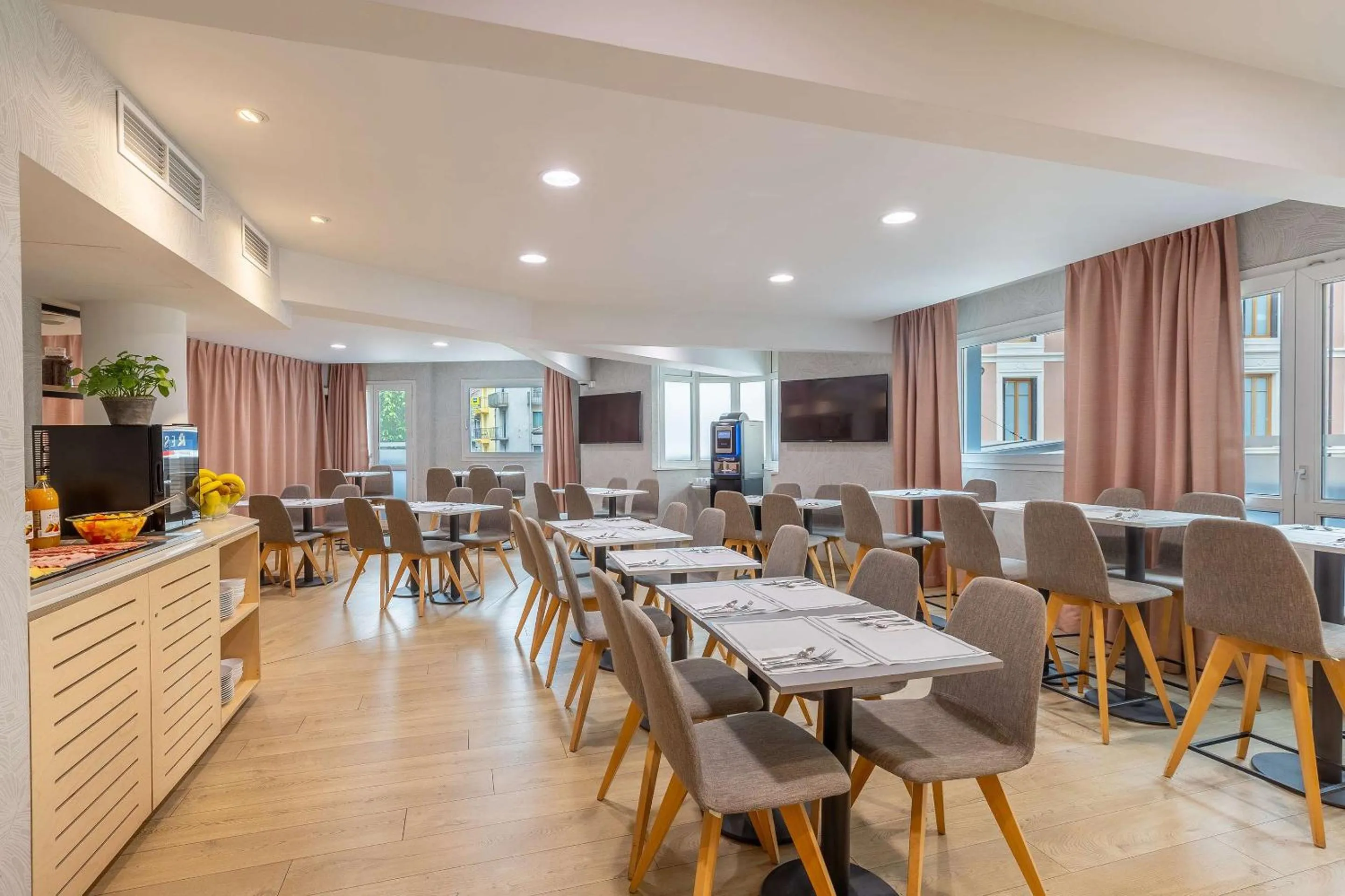 Breakfast in Urban Hotel & Spa Aix-les-Bains - BW Signature Collection