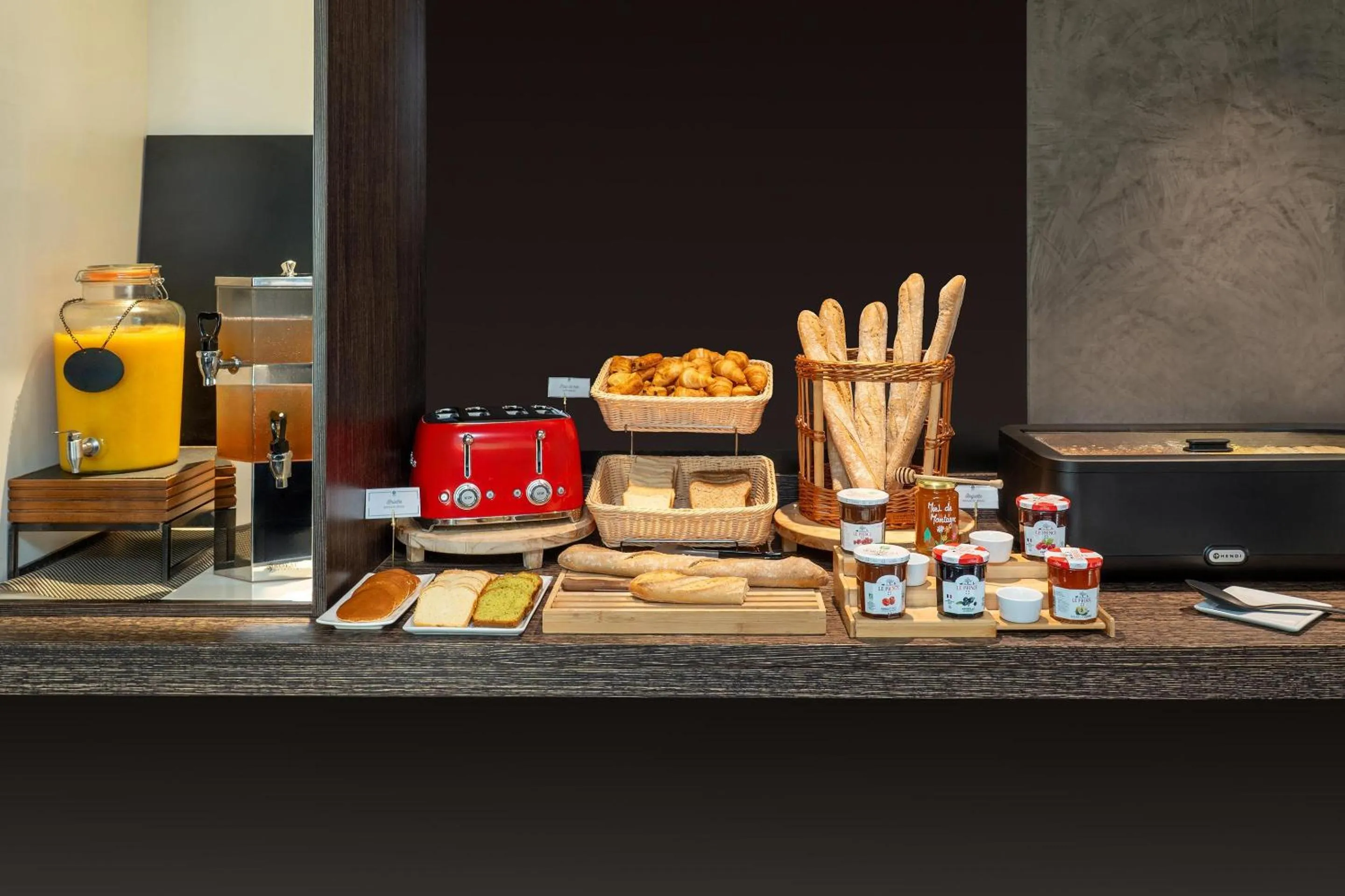 Breakfast in Urban Hotel & Spa Aix-les-Bains - BW Signature Collection