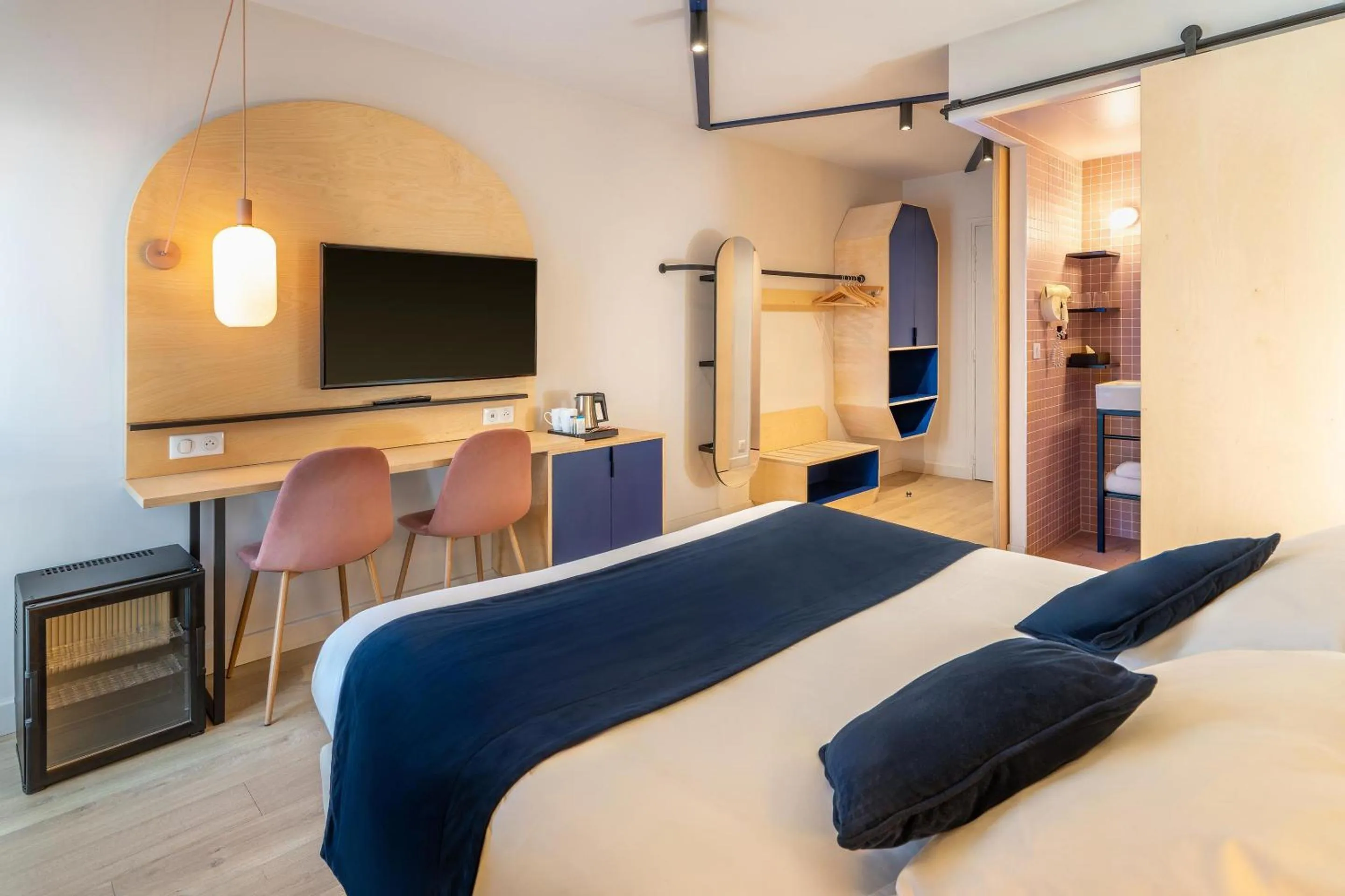 Bedroom, Bed in Urban Hotel & Spa Aix-les-Bains - BW Signature Collection