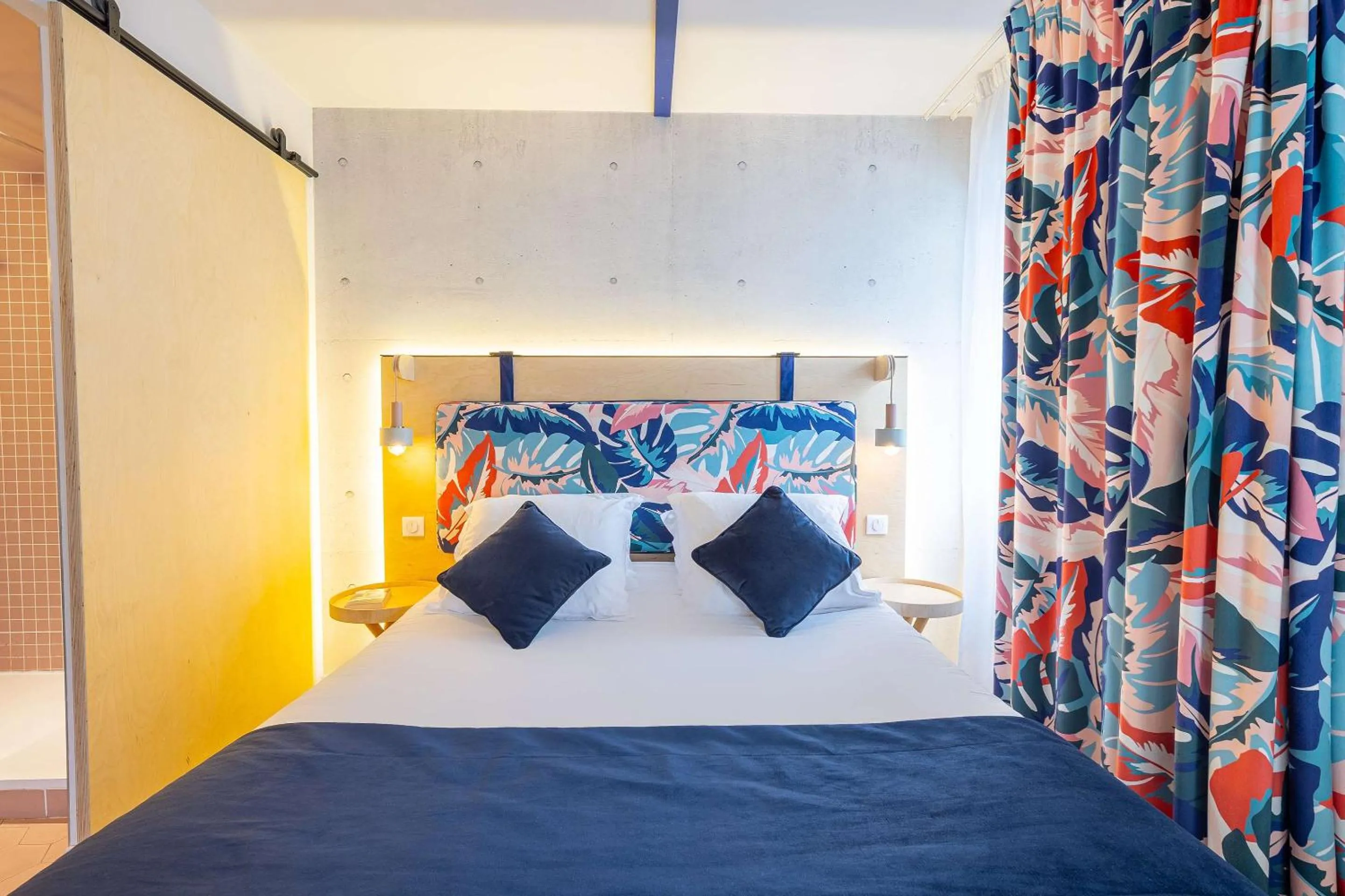 Bedroom, Bed in Urban Hotel & Spa Aix-les-Bains - BW Signature Collection