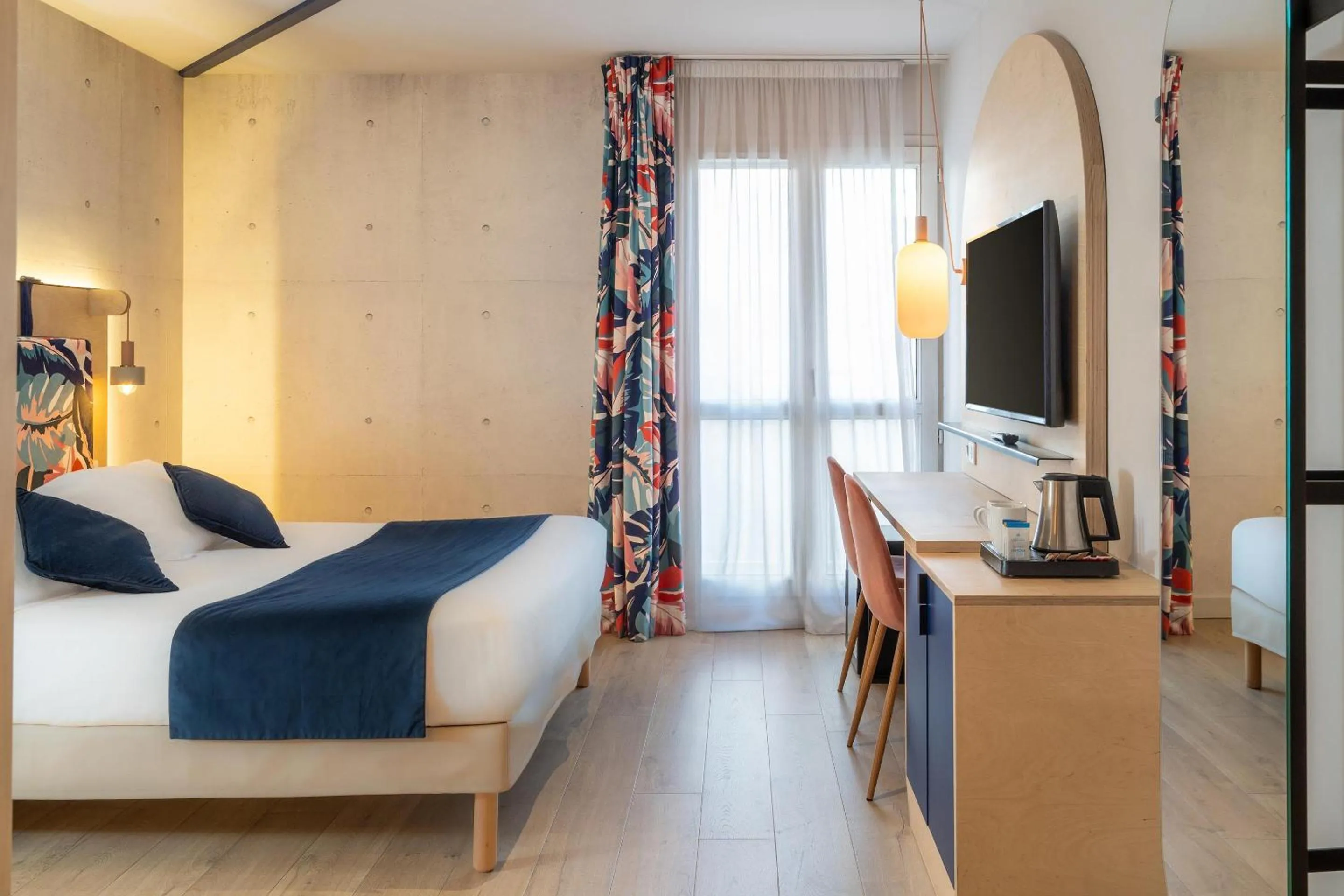 Bedroom, Bed in Urban Hotel & Spa Aix-les-Bains - BW Signature Collection