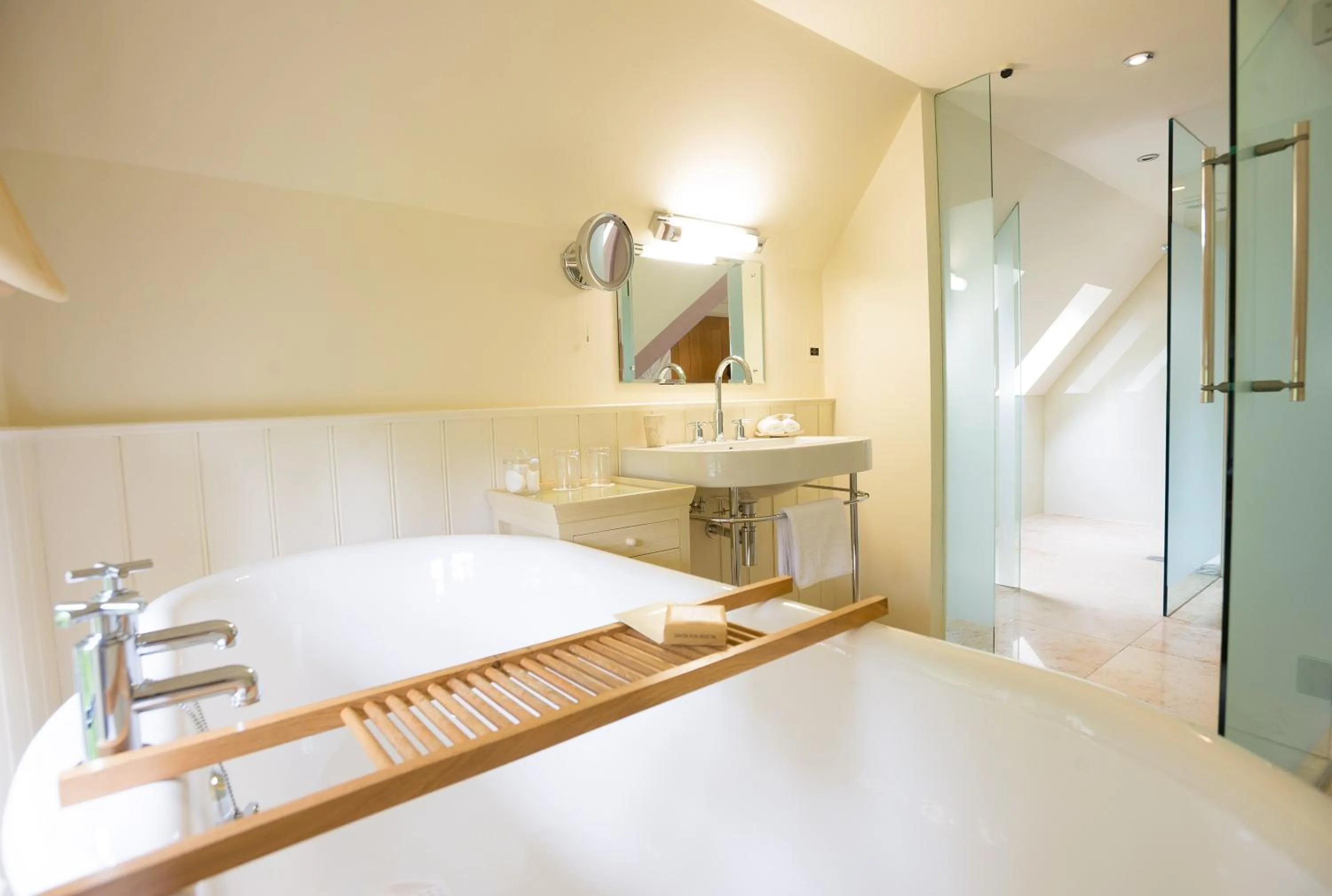 Bathroom, Bed in Gidleigh Park- A Relais & Chateaux Hotel